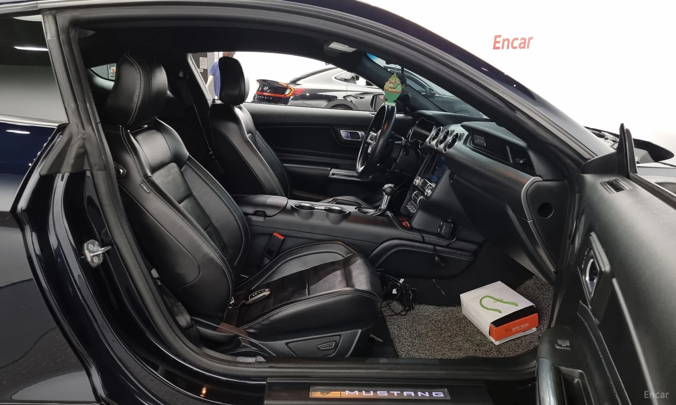 Ford Mustang превью 11