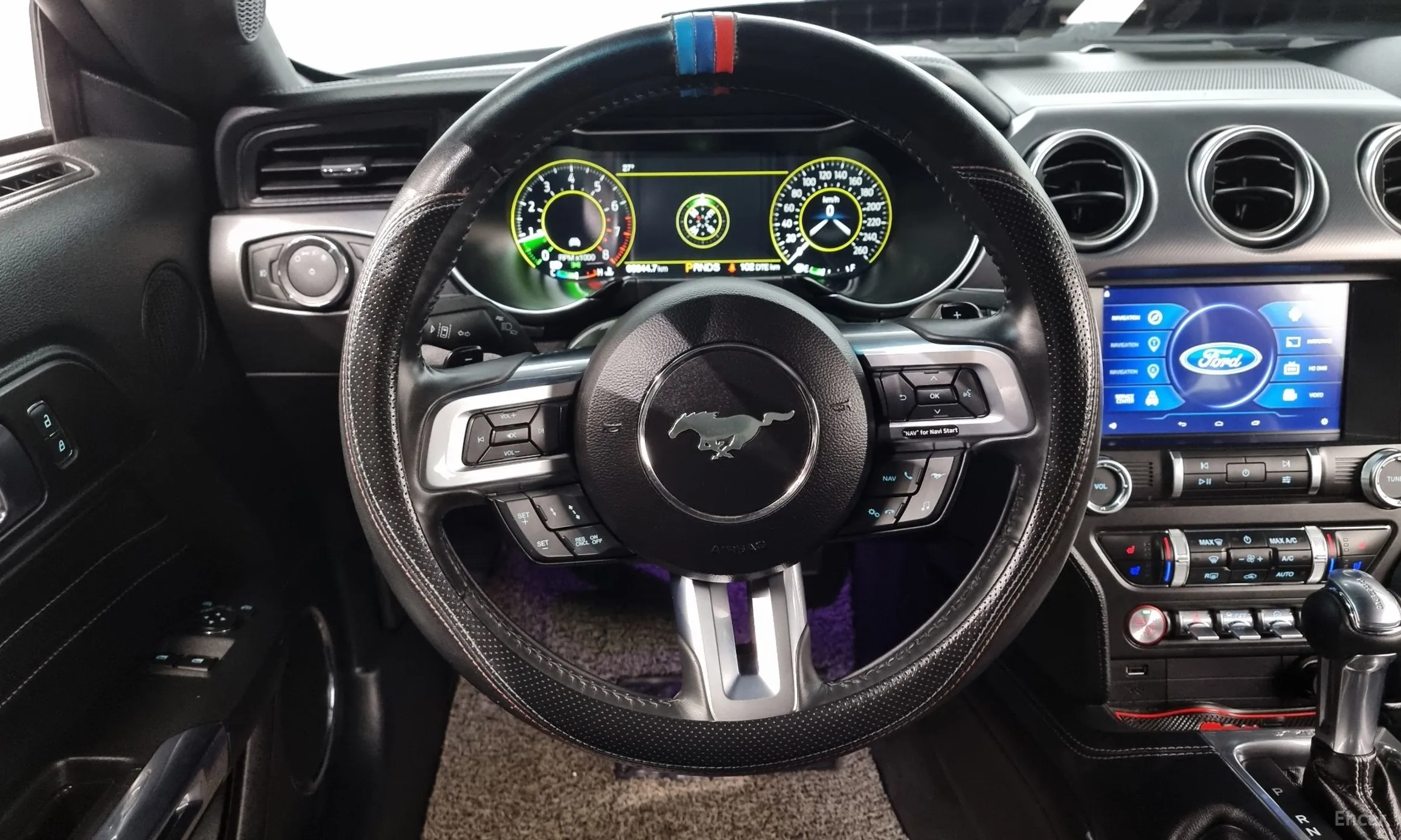Ford Mustang превью 13