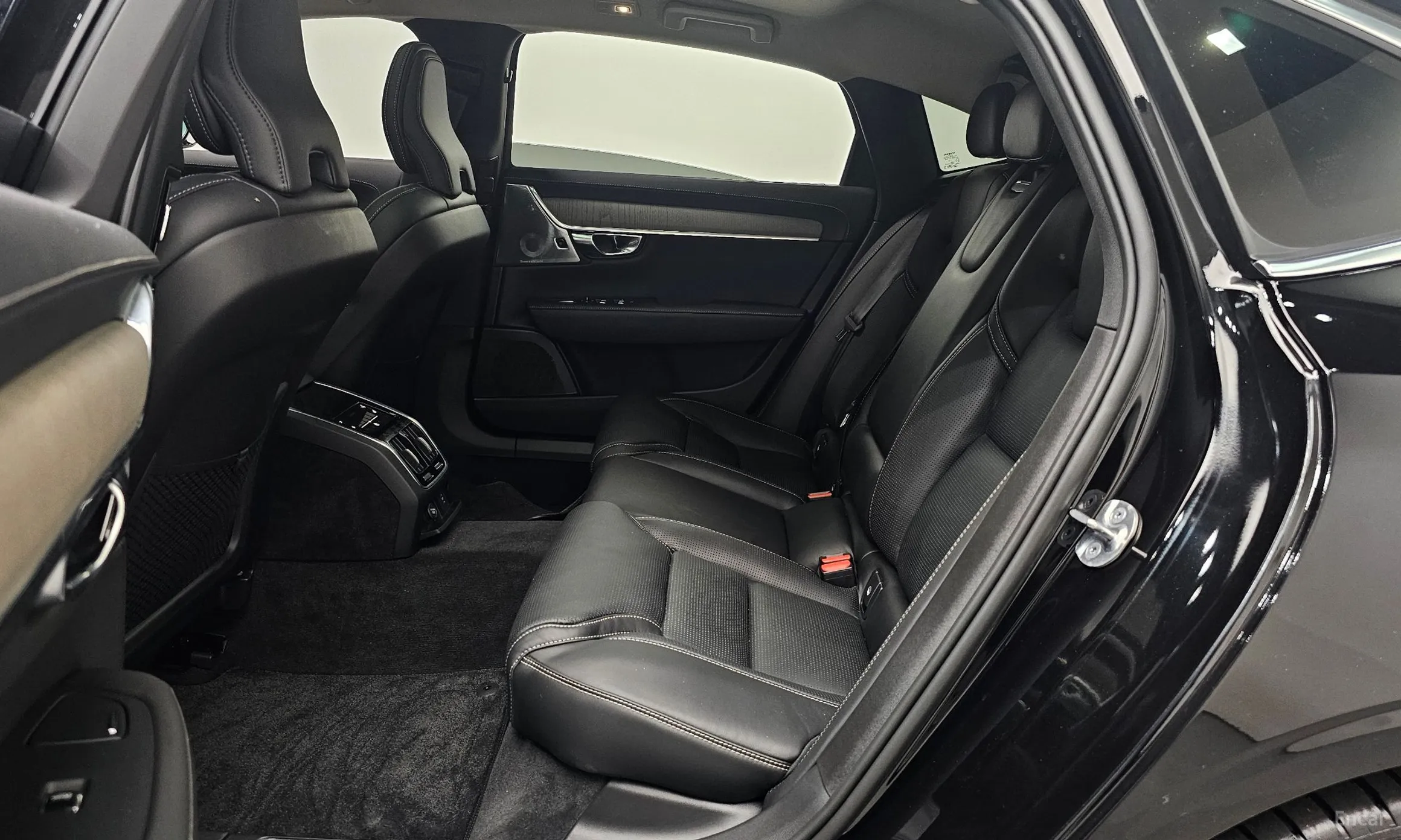 Volvo S90 превью 12