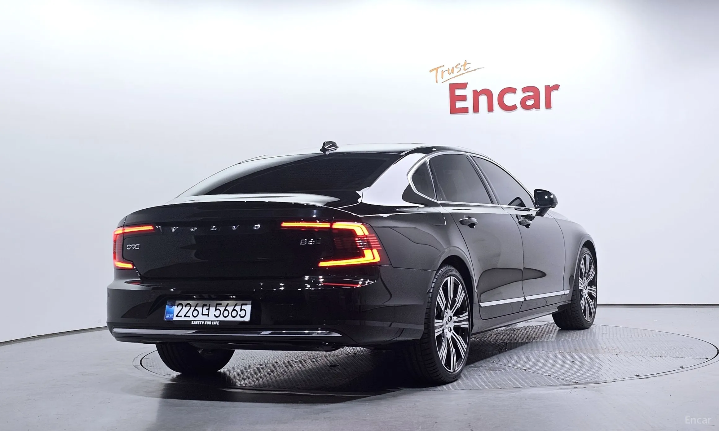 Volvo S90