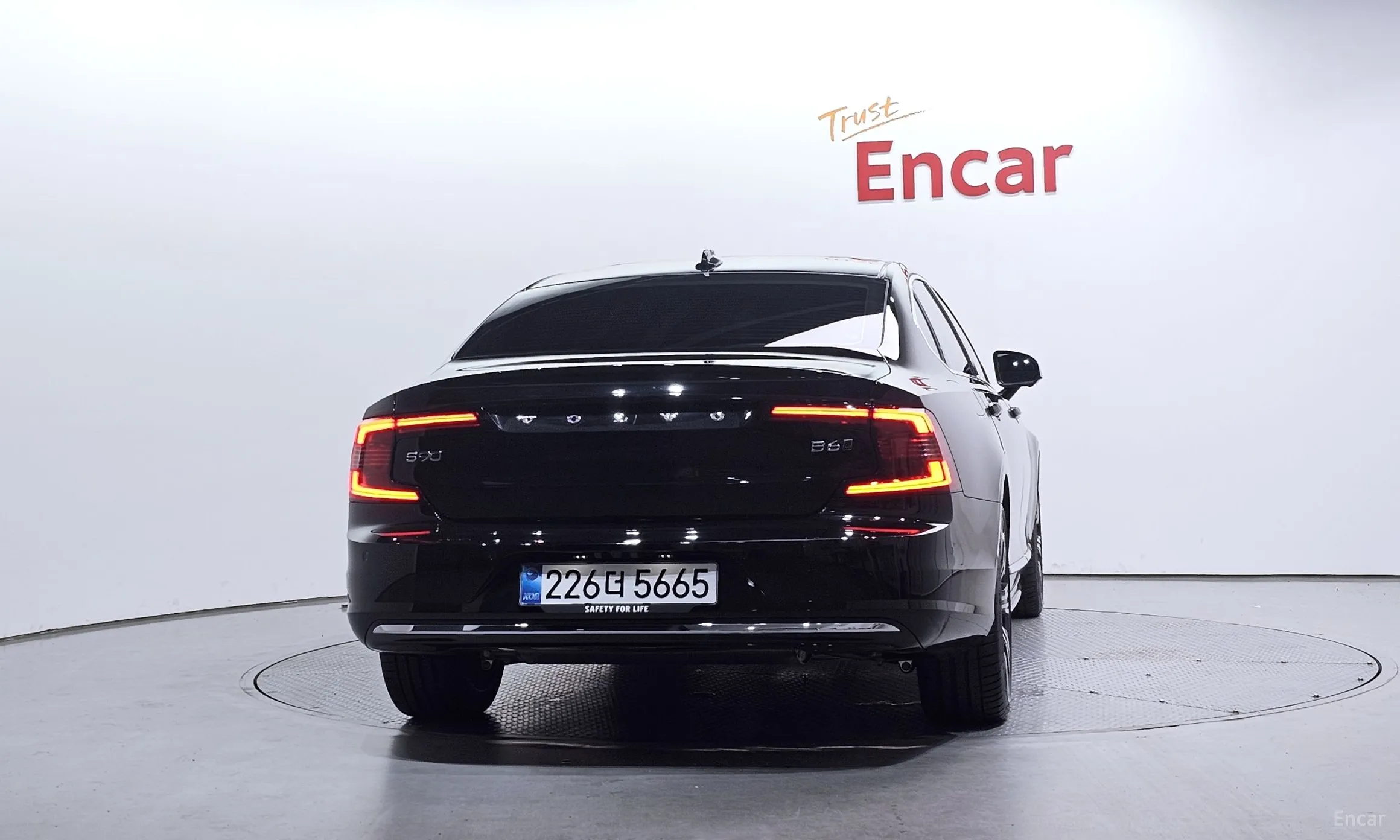 Volvo S90 превью 4