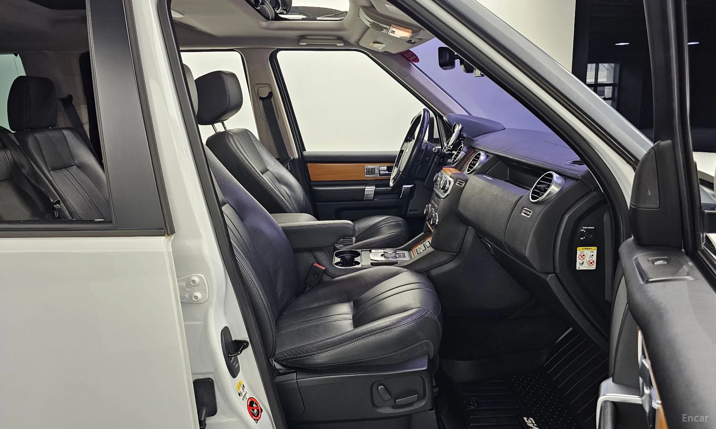 Land Rover Discovery 4 превью 10