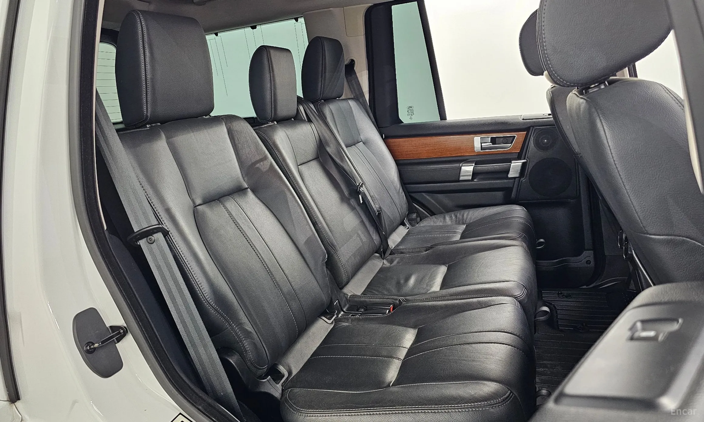 Land Rover Discovery 4 превью 12