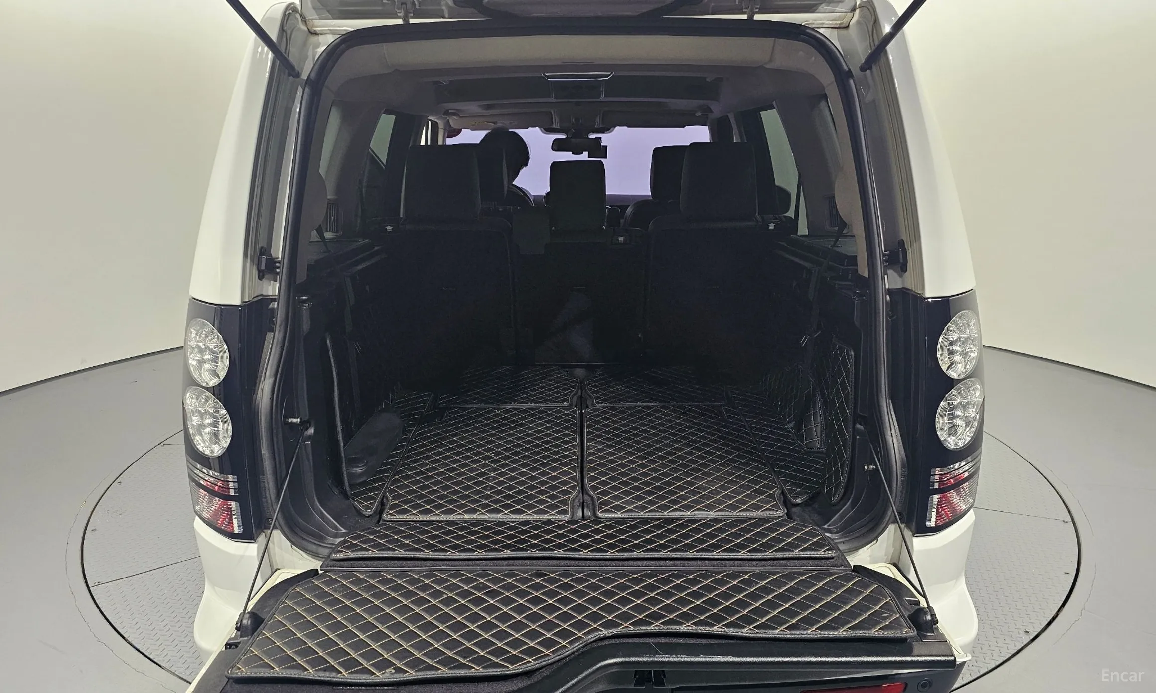 Land Rover Discovery 4 превью 20
