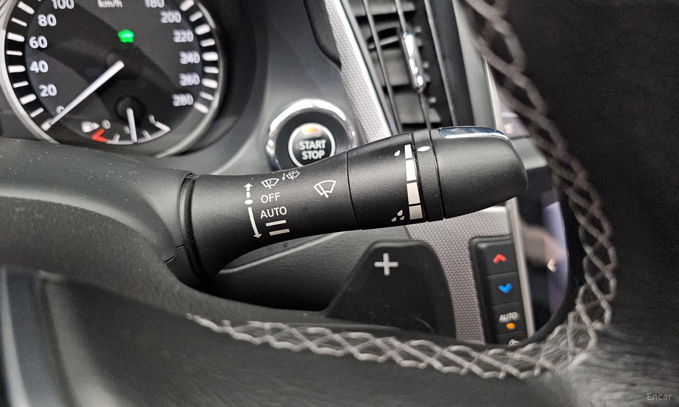Infiniti Q50 превью 17