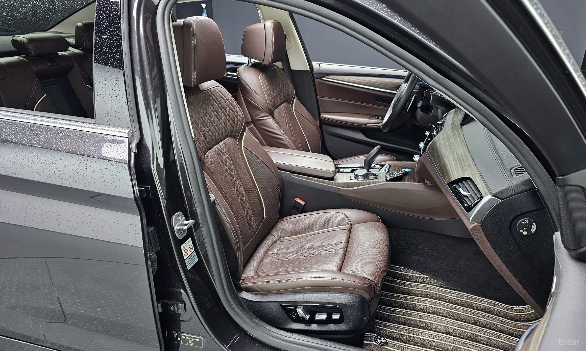 BMW 5 Series (G30) превью 10