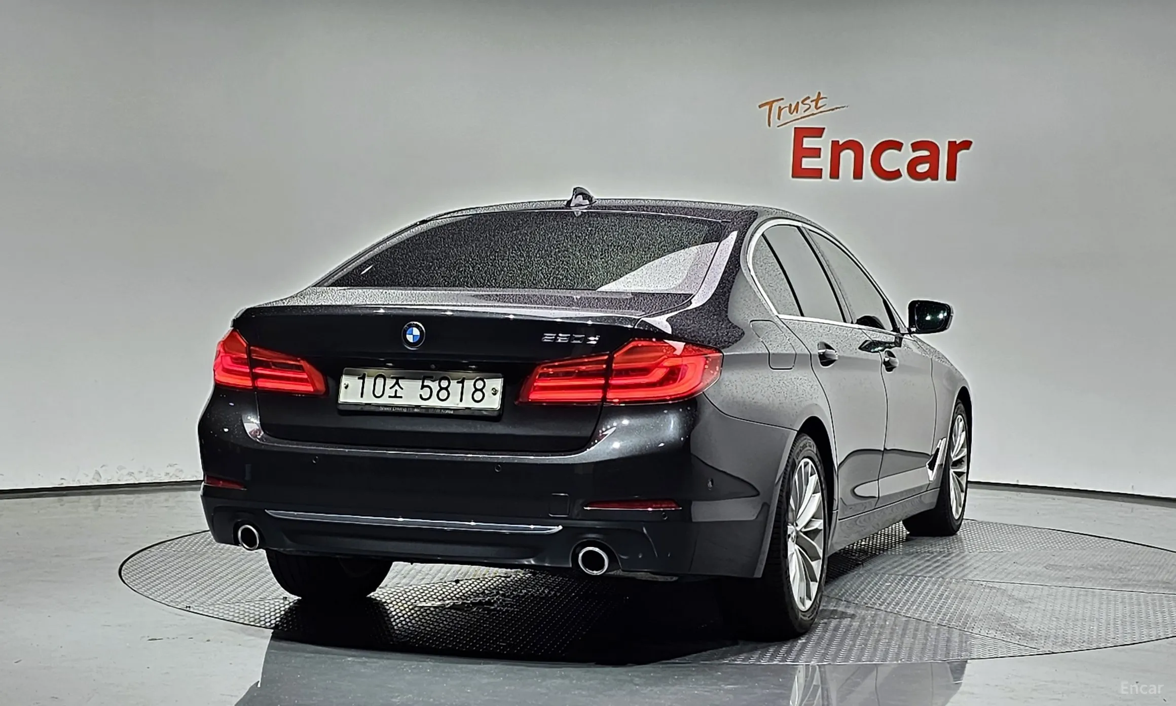 BMW 5 Series (G30) превью 2