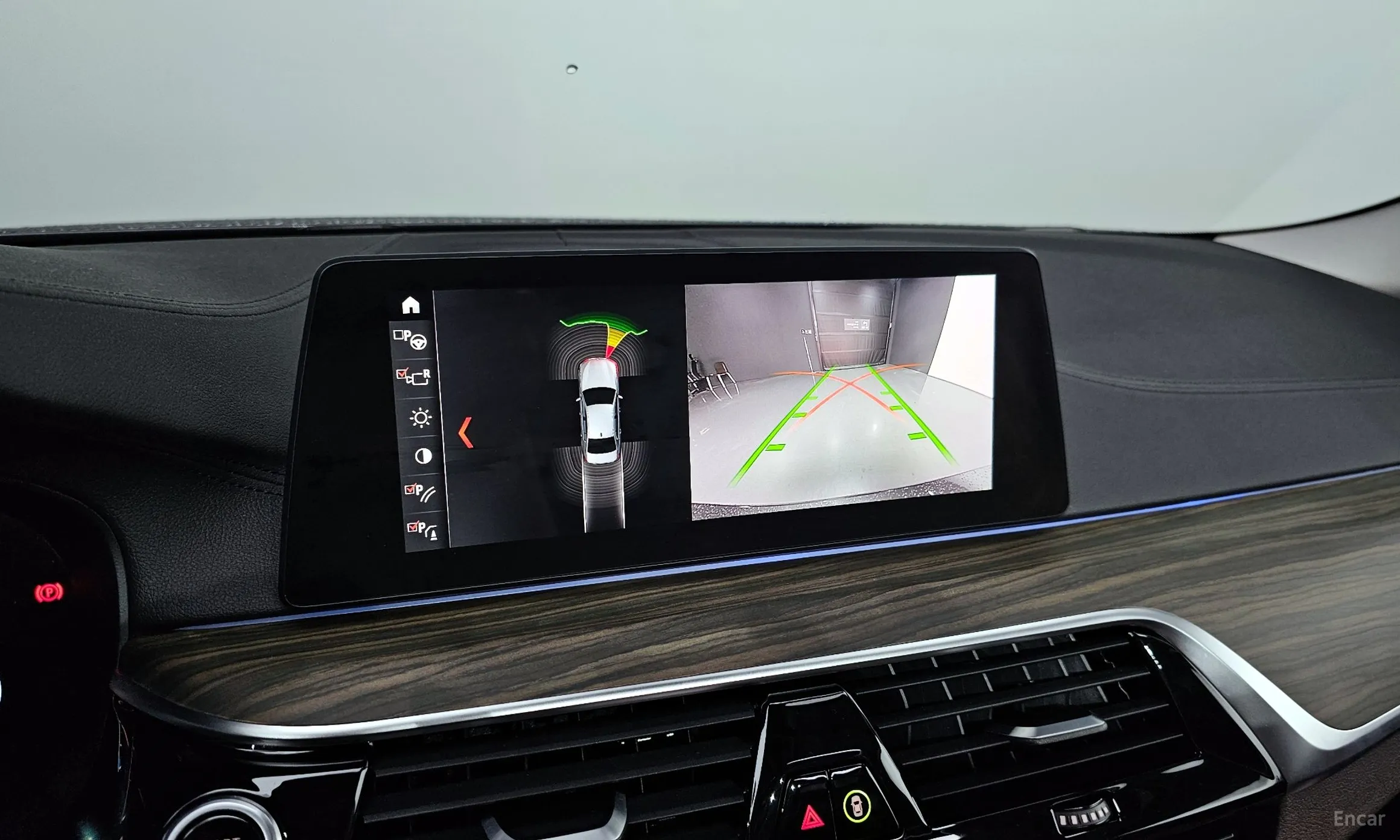 BMW 5 Series (G30) превью 17