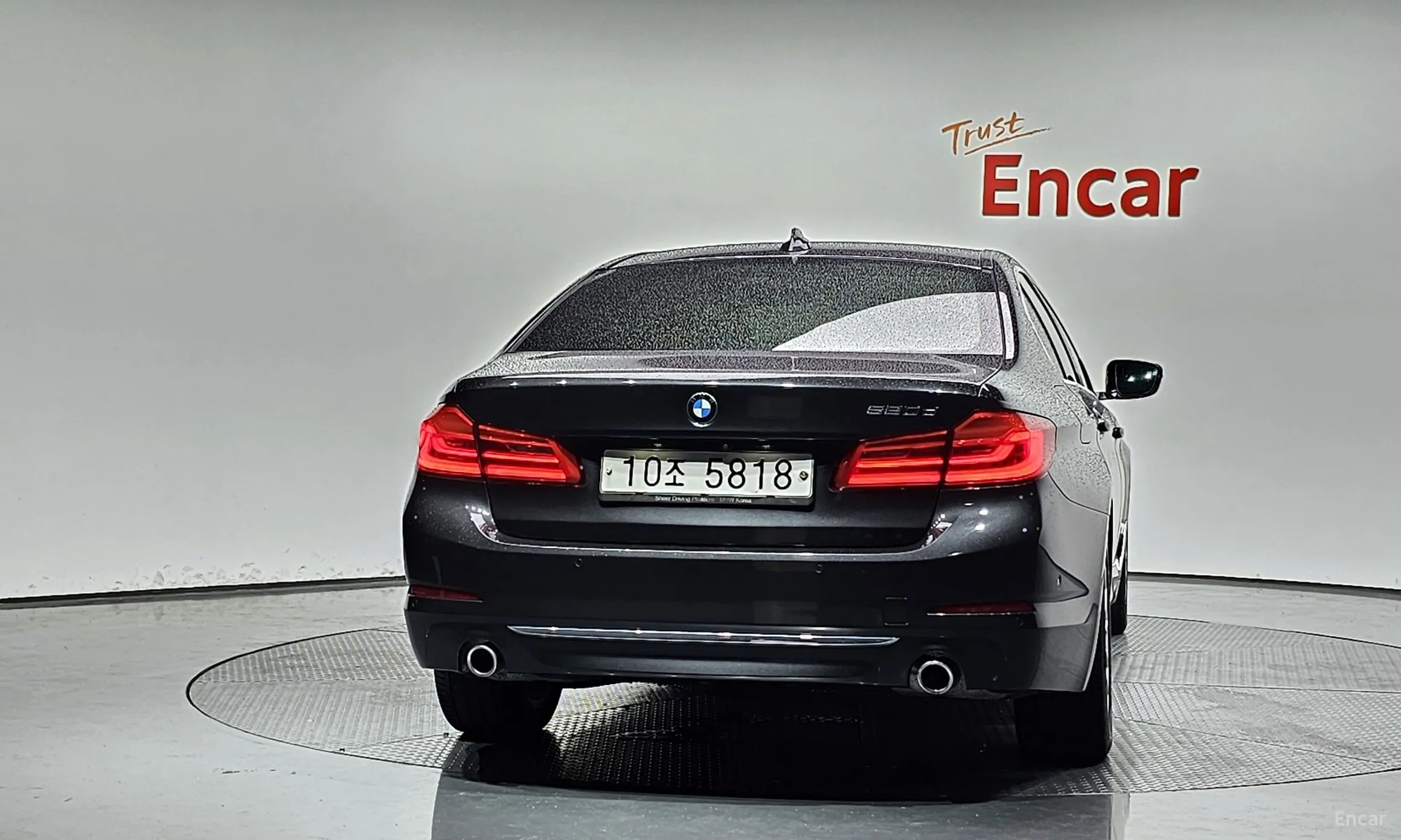 BMW 5 Series (G30) превью 4