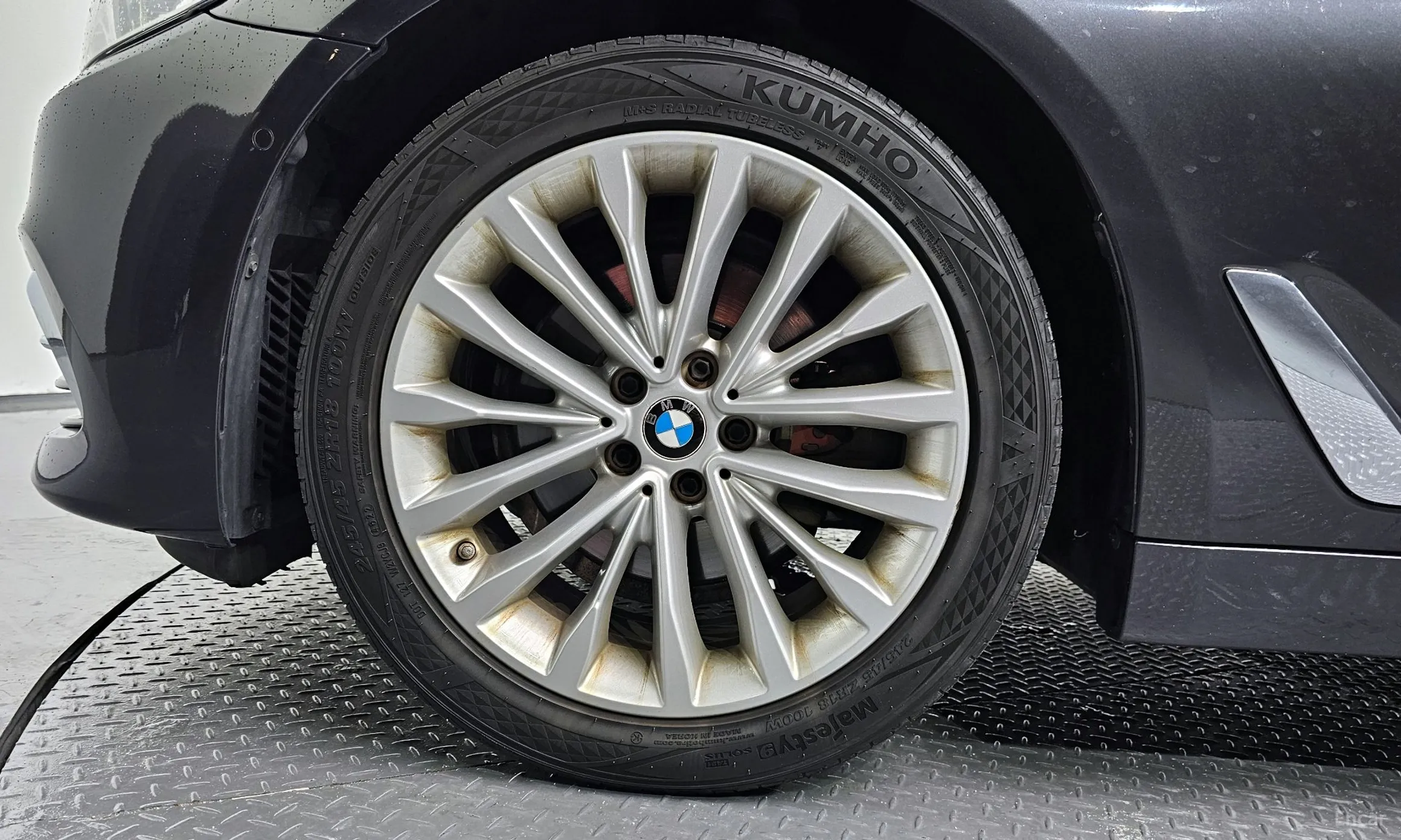 BMW 5 Series (G30) превью 5