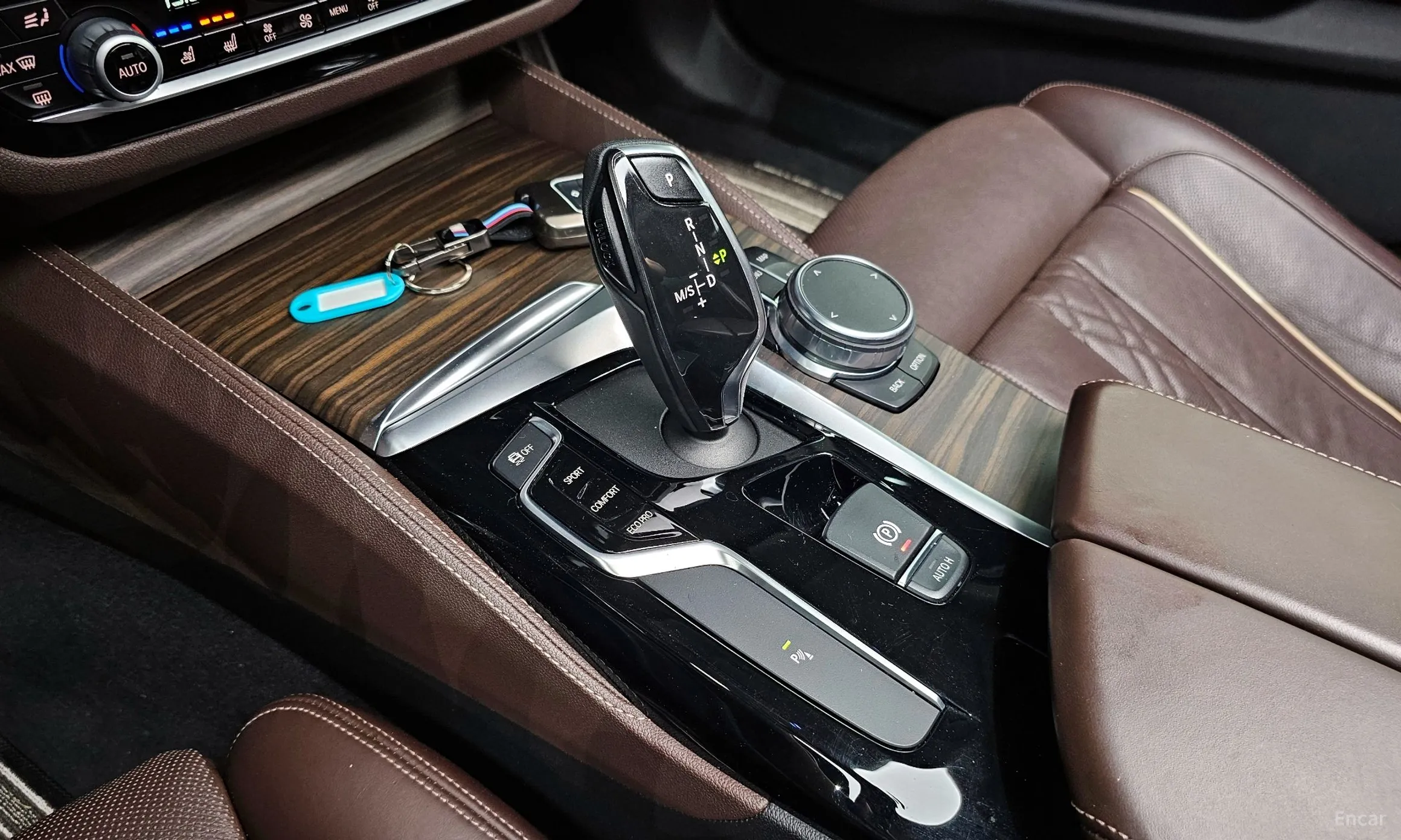 BMW 5 Series (G30) превью 9