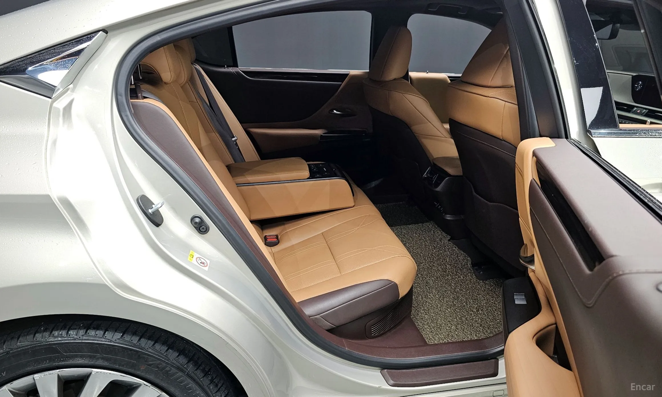 Lexus ES300h 7th Generation превью 12