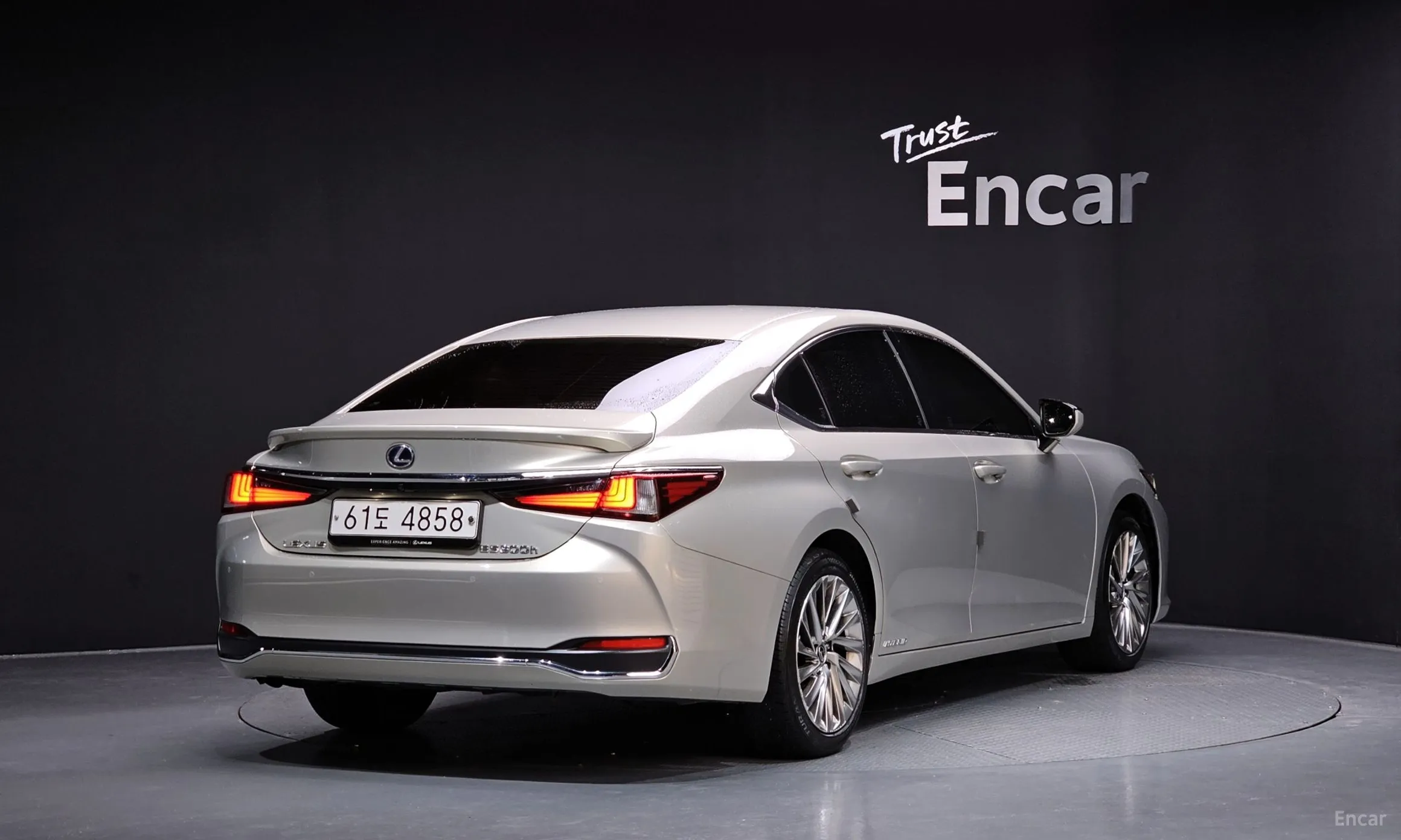 Lexus ES300h 7th Generation