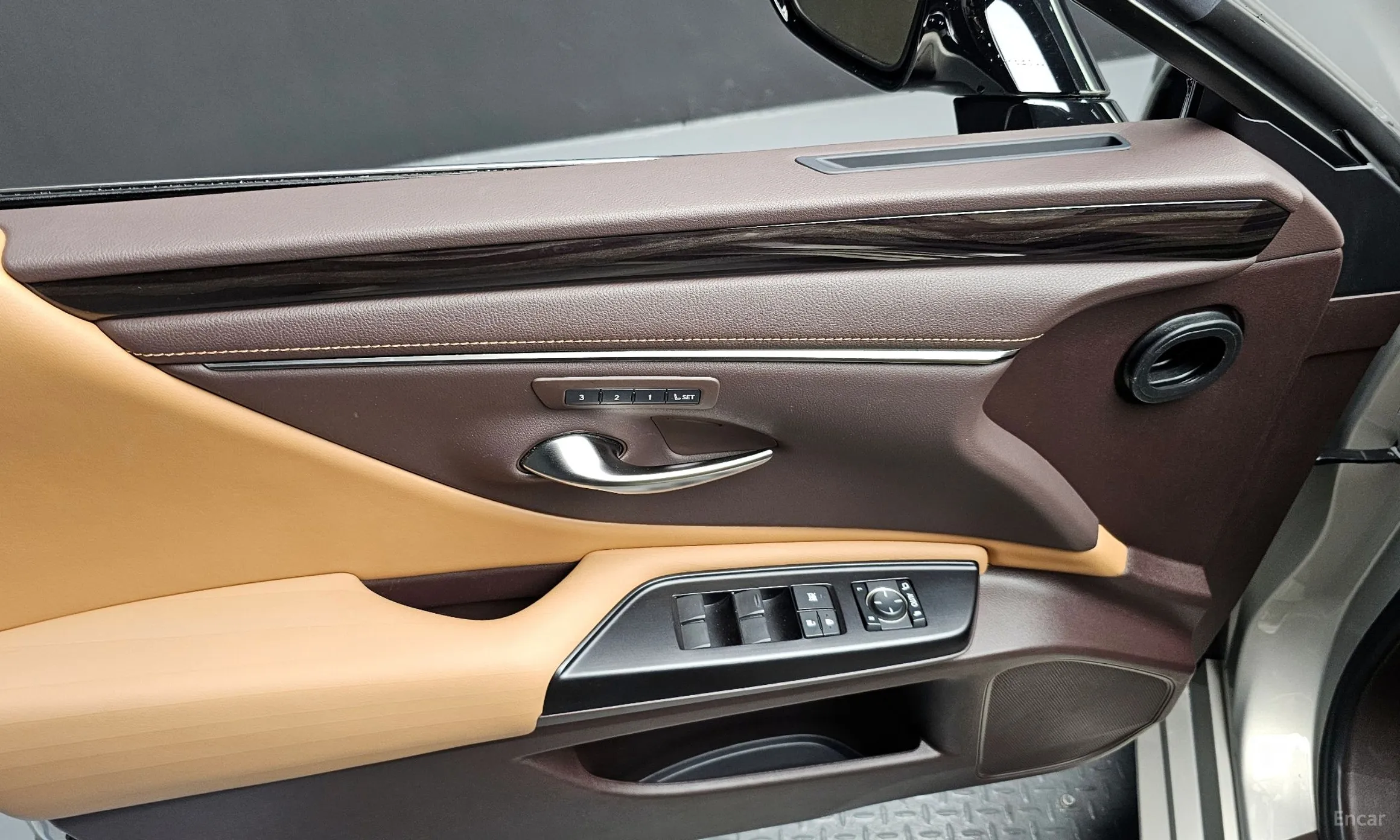 Lexus ES300h 7th Generation превью 17