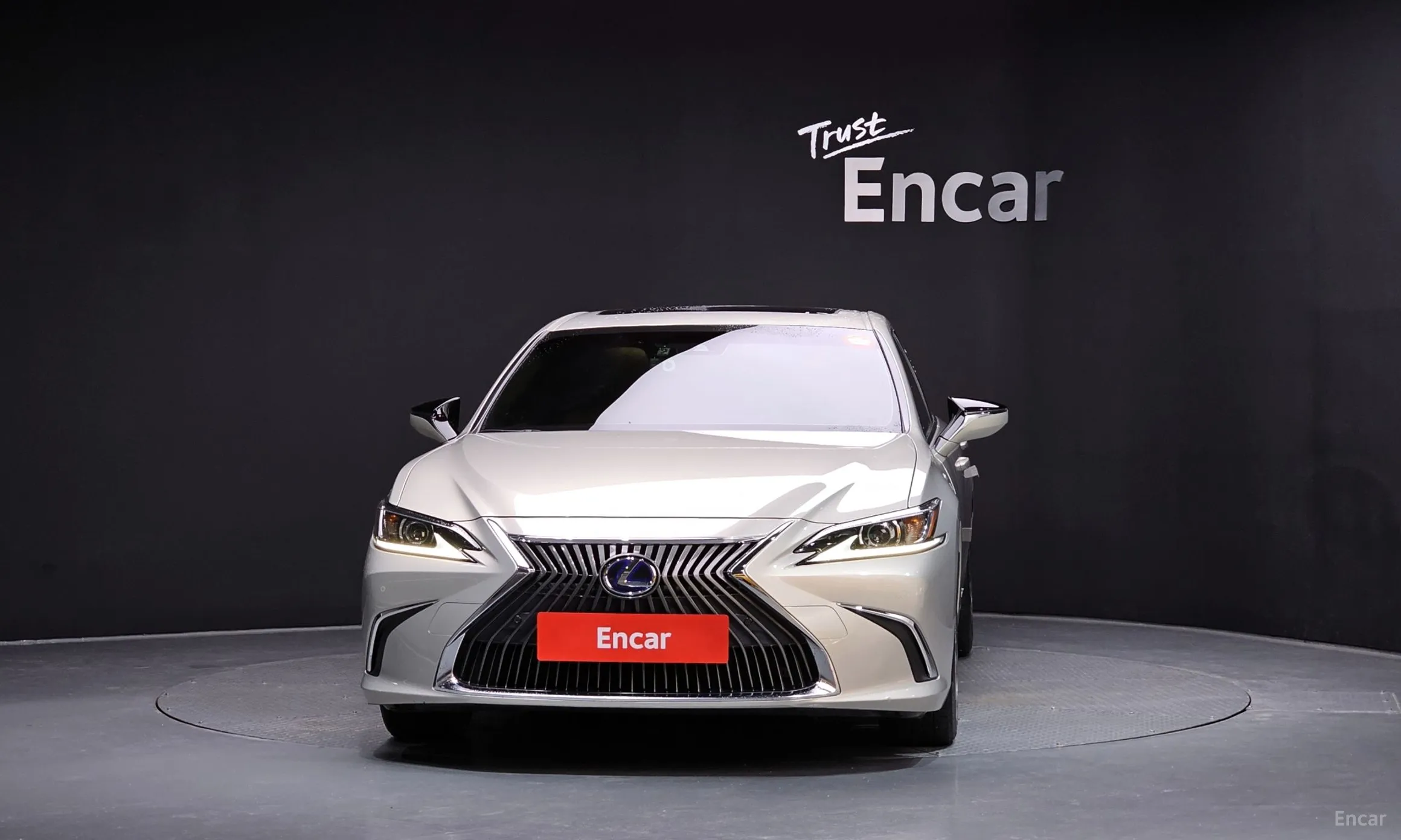Lexus ES300h 7th Generation превью 3