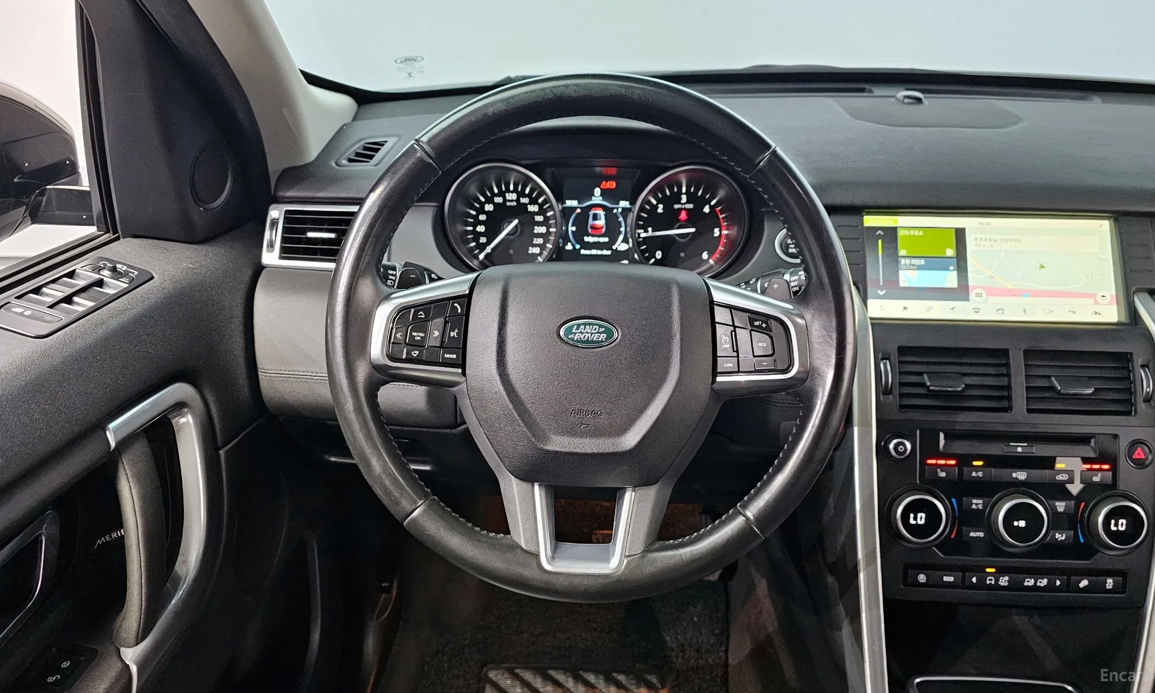 Land Rover Discovery Sports превью 13
