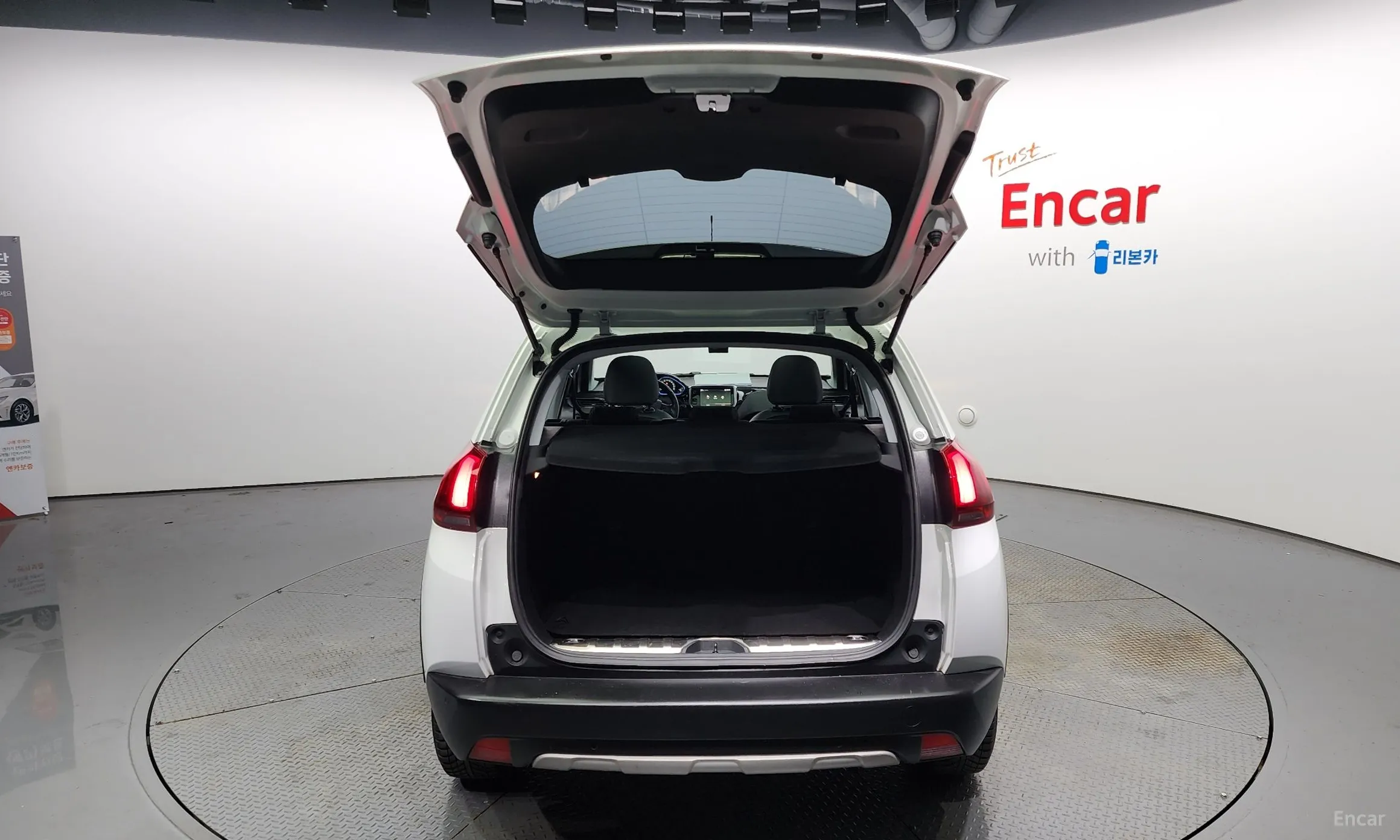 Peugeot 2008. превью 20