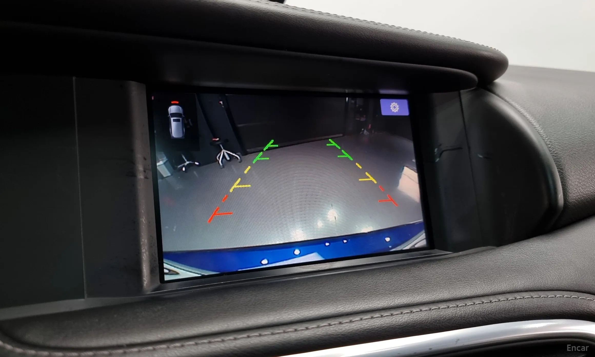Infiniti Q30 превью 15