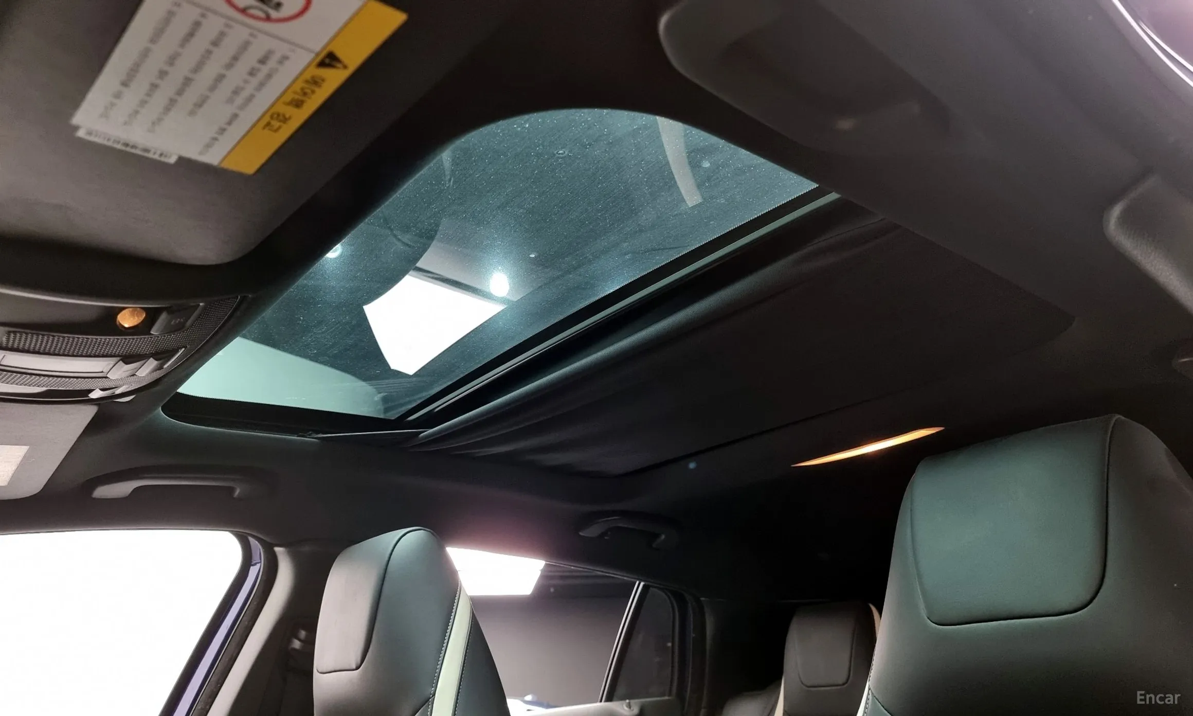 Infiniti Q30 превью 19