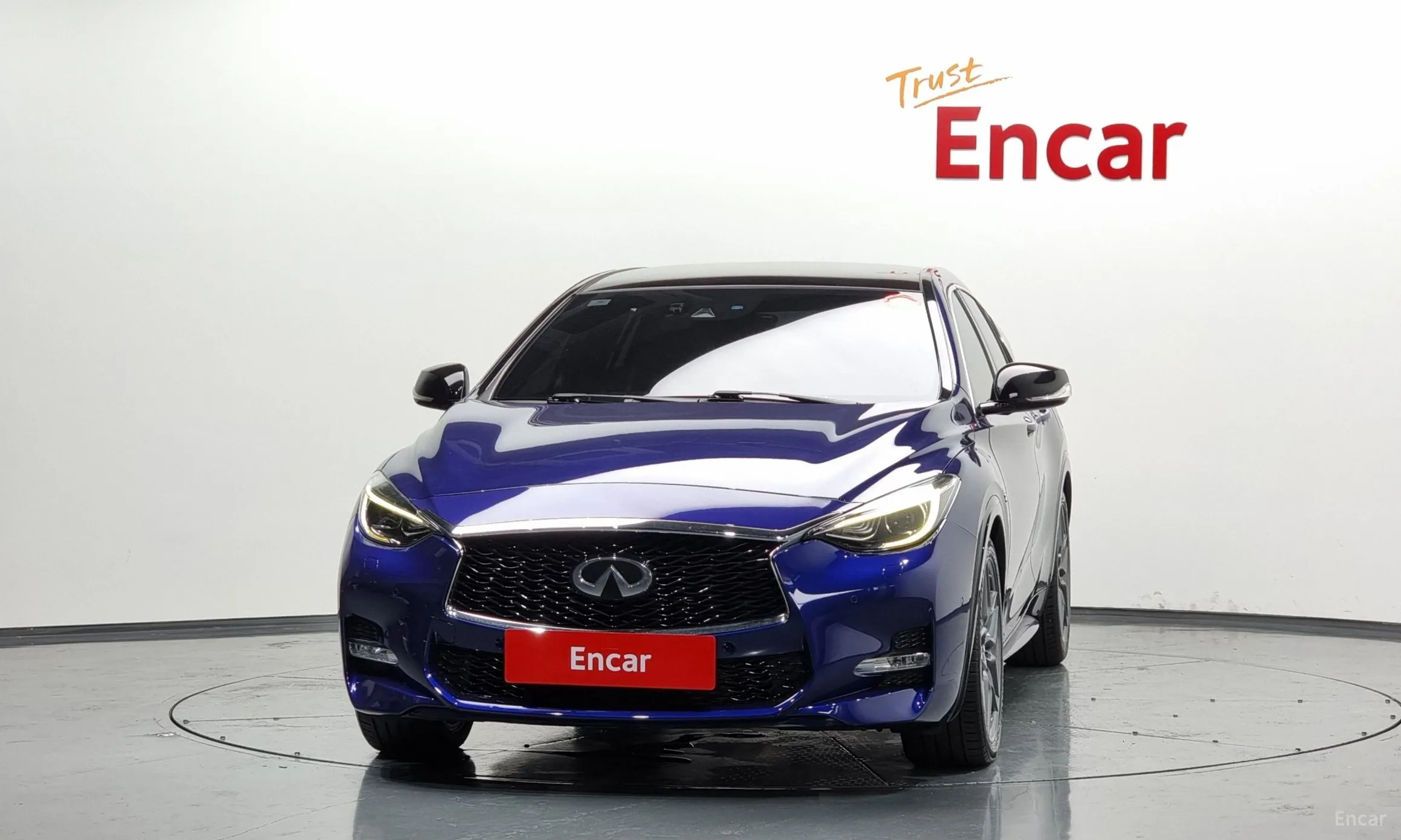 Infiniti Q30 превью 3