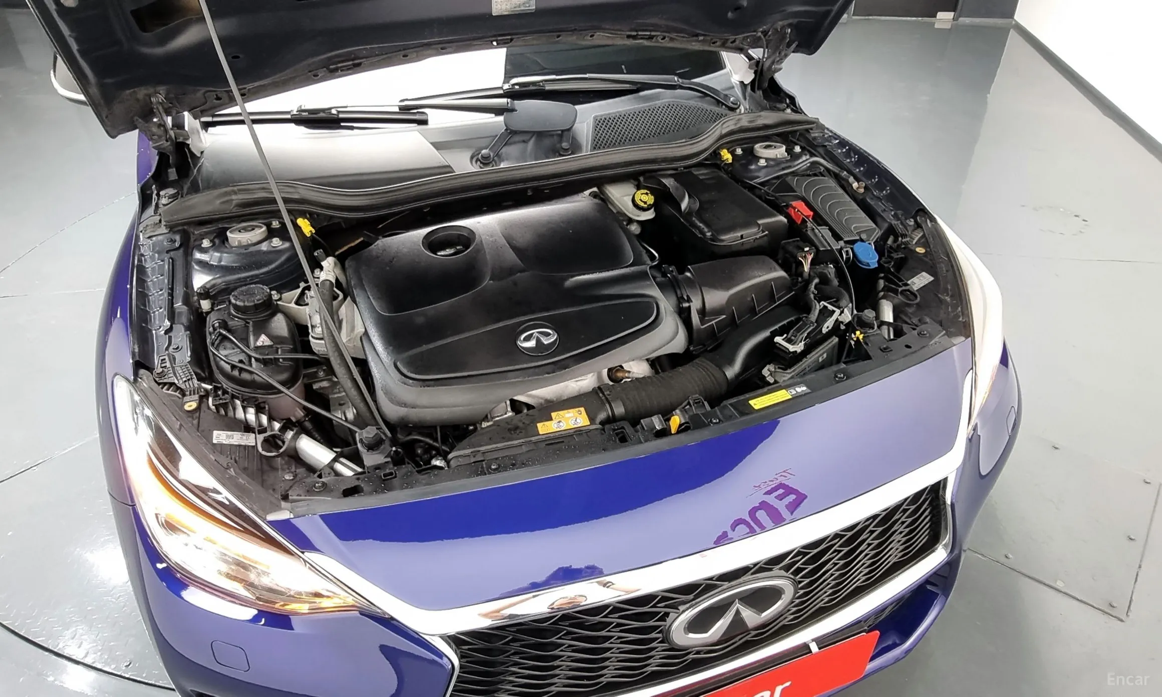Infiniti Q30 превью 6