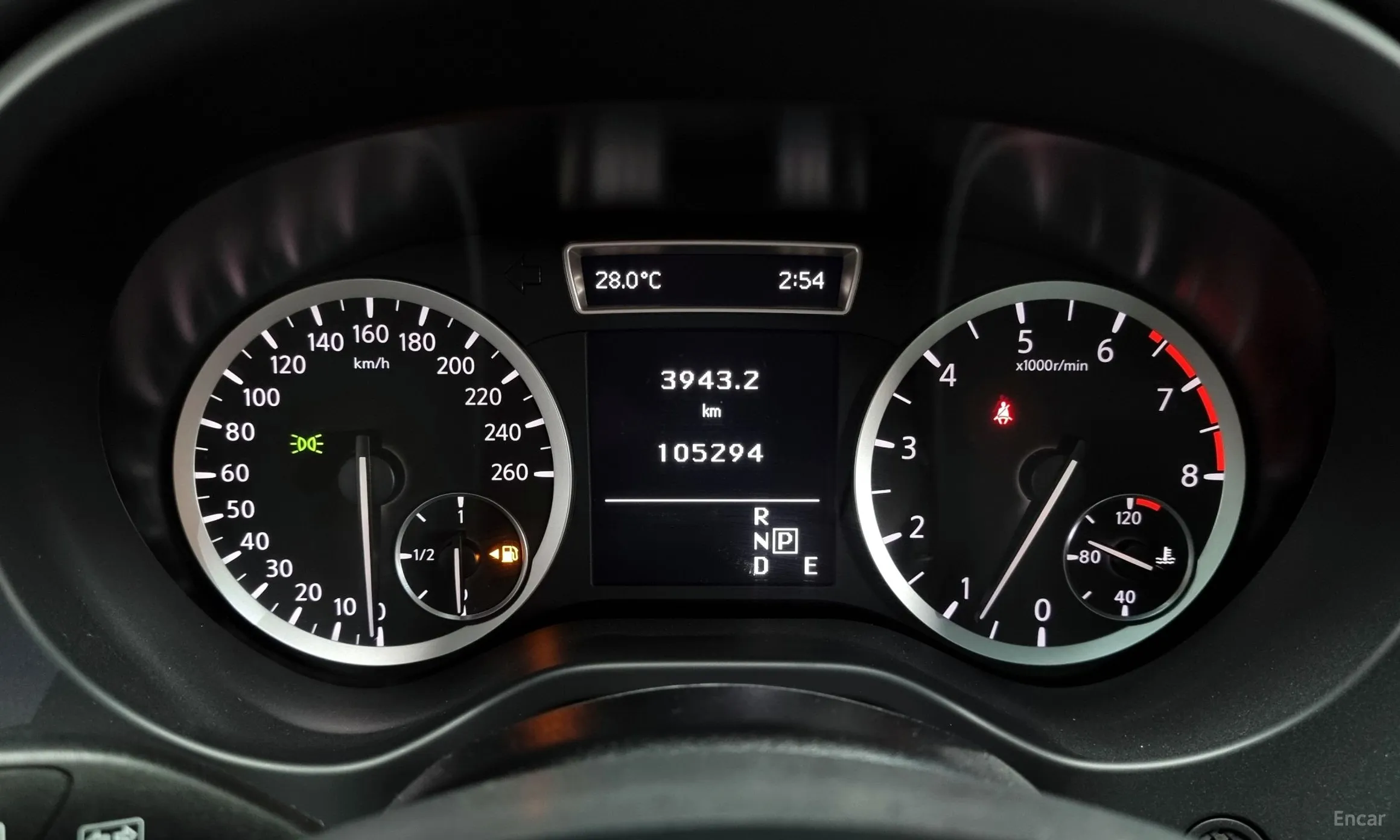 Infiniti Q30 превью 8