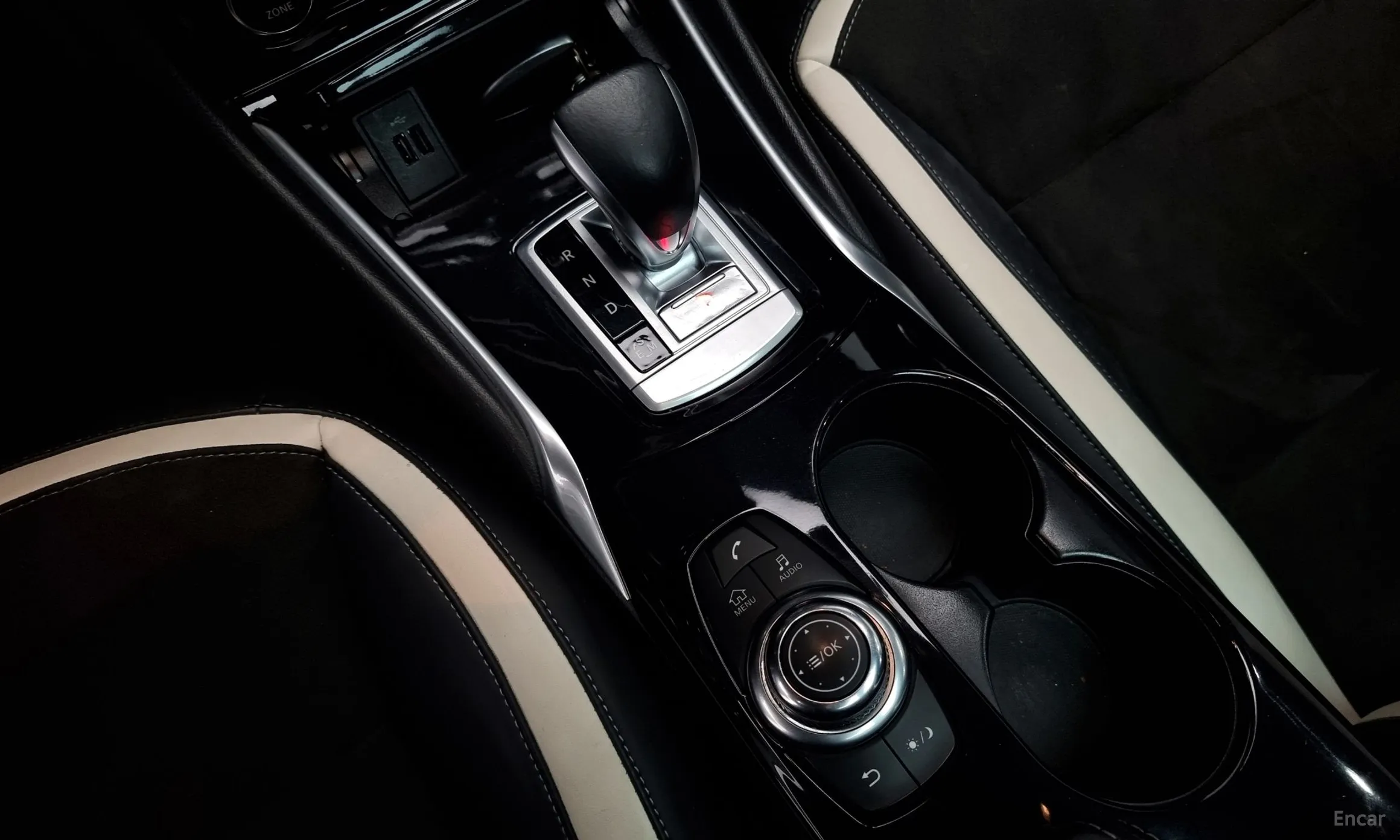 Infiniti Q30 превью 9