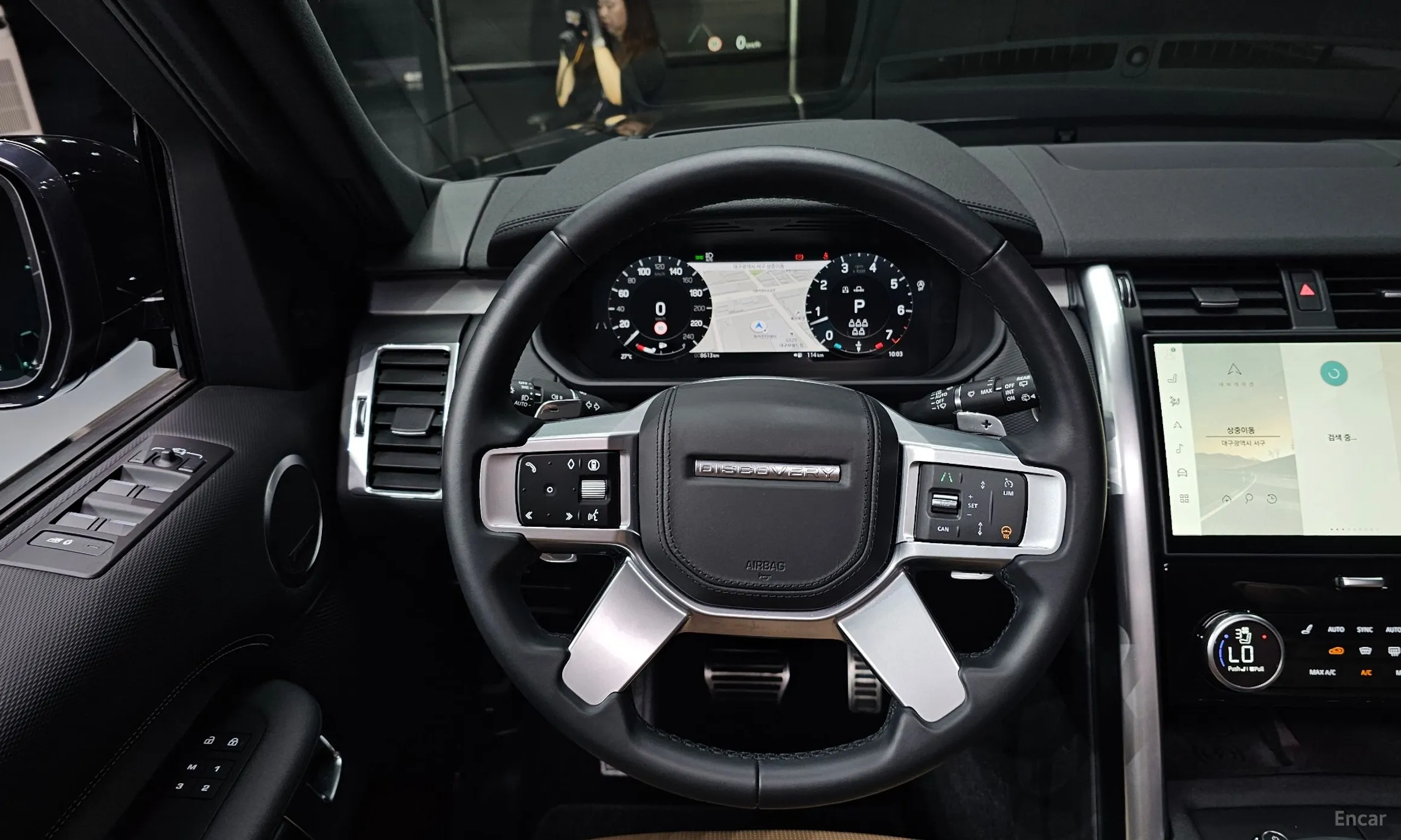Land Rover Discovery 5 превью 13