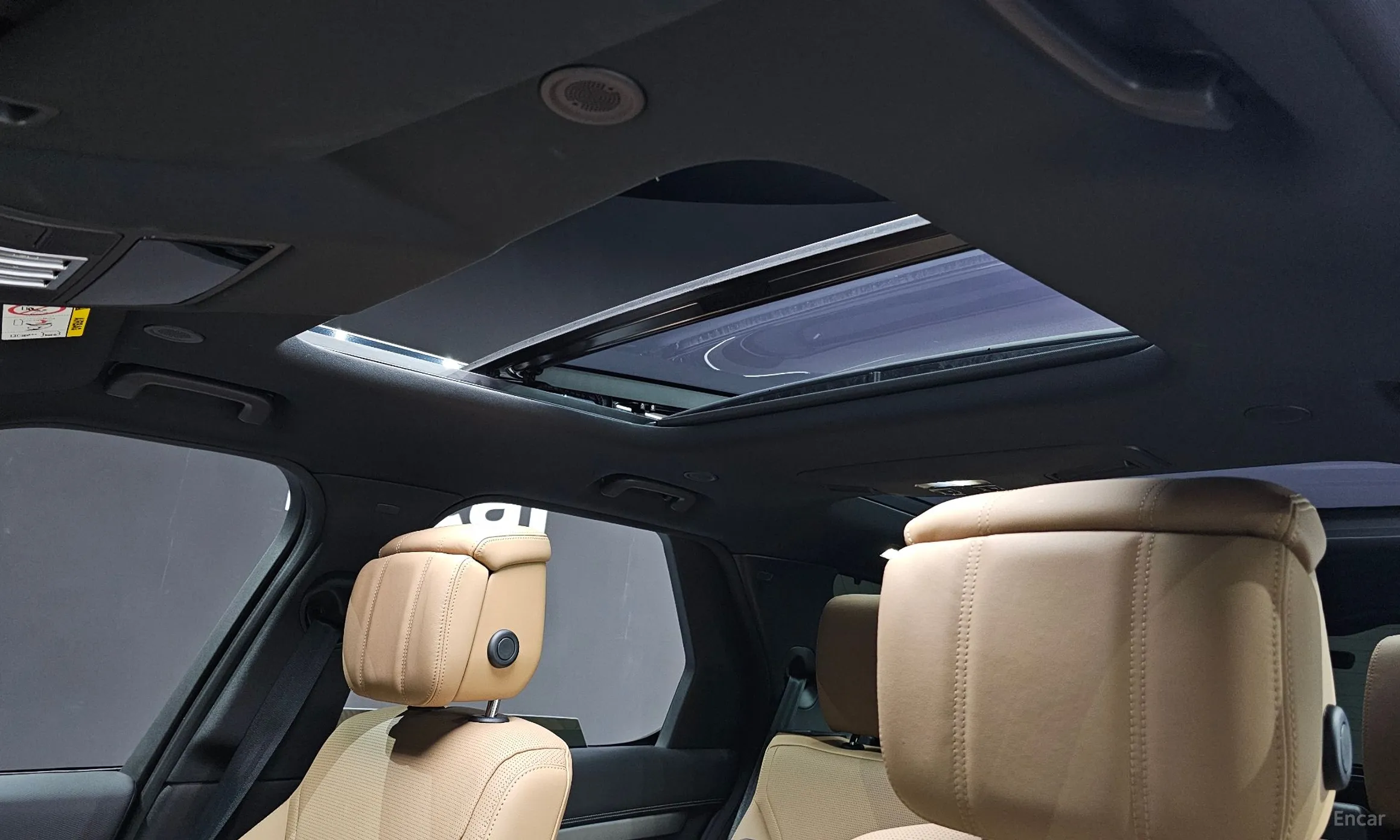 Land Rover Discovery 5 превью 15