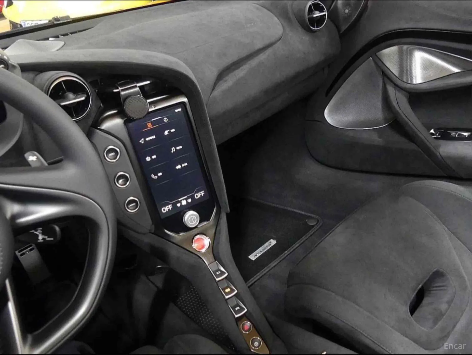 McLaren 750S превью 12