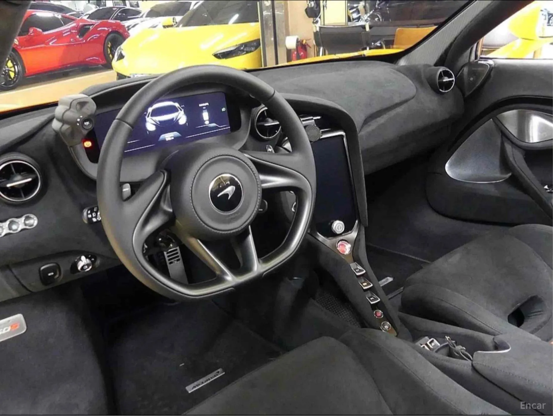 McLaren 750S превью 5