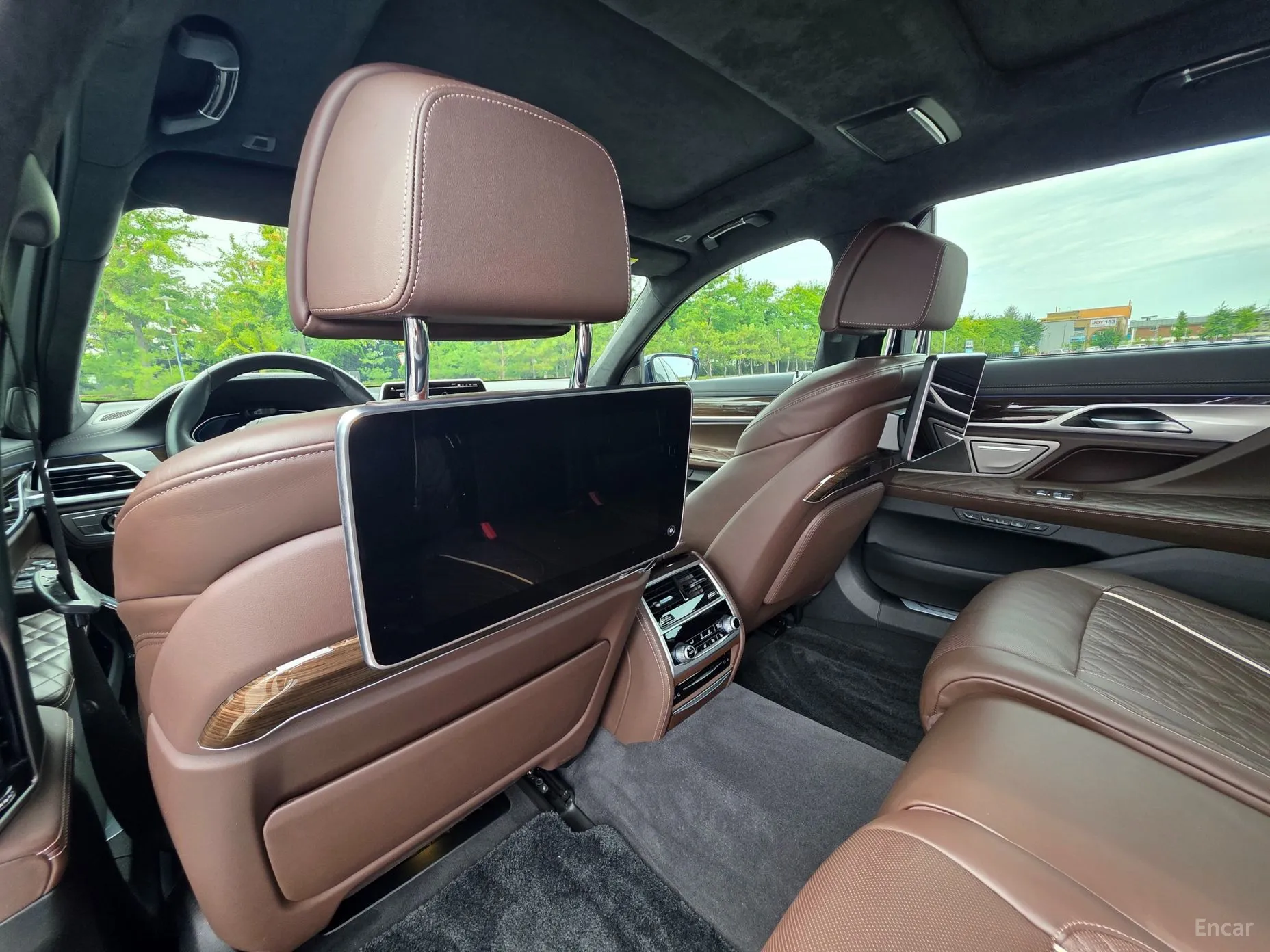 BMW 7 Series (G11) превью 12