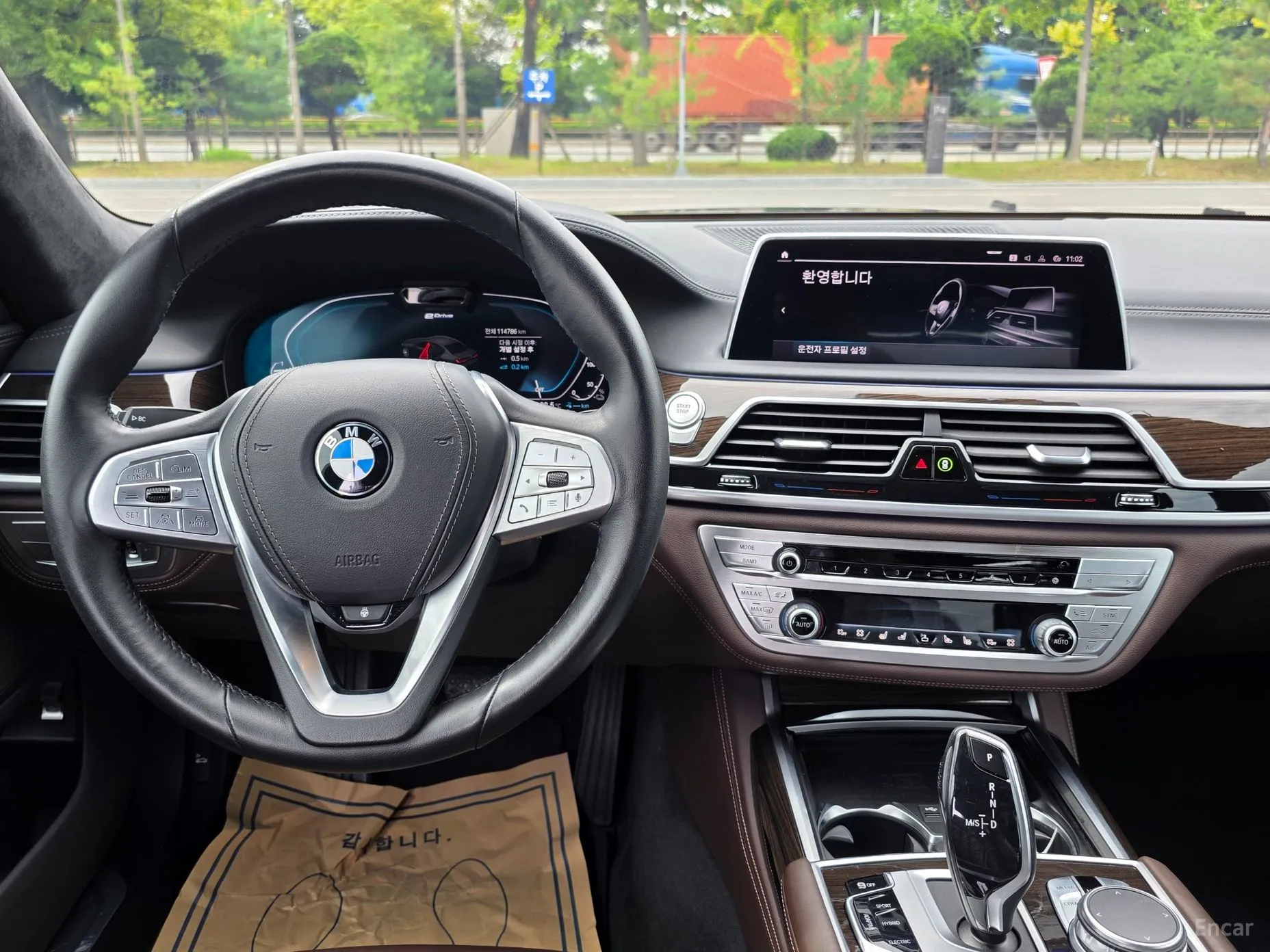 BMW 7 Series (G11) превью 13