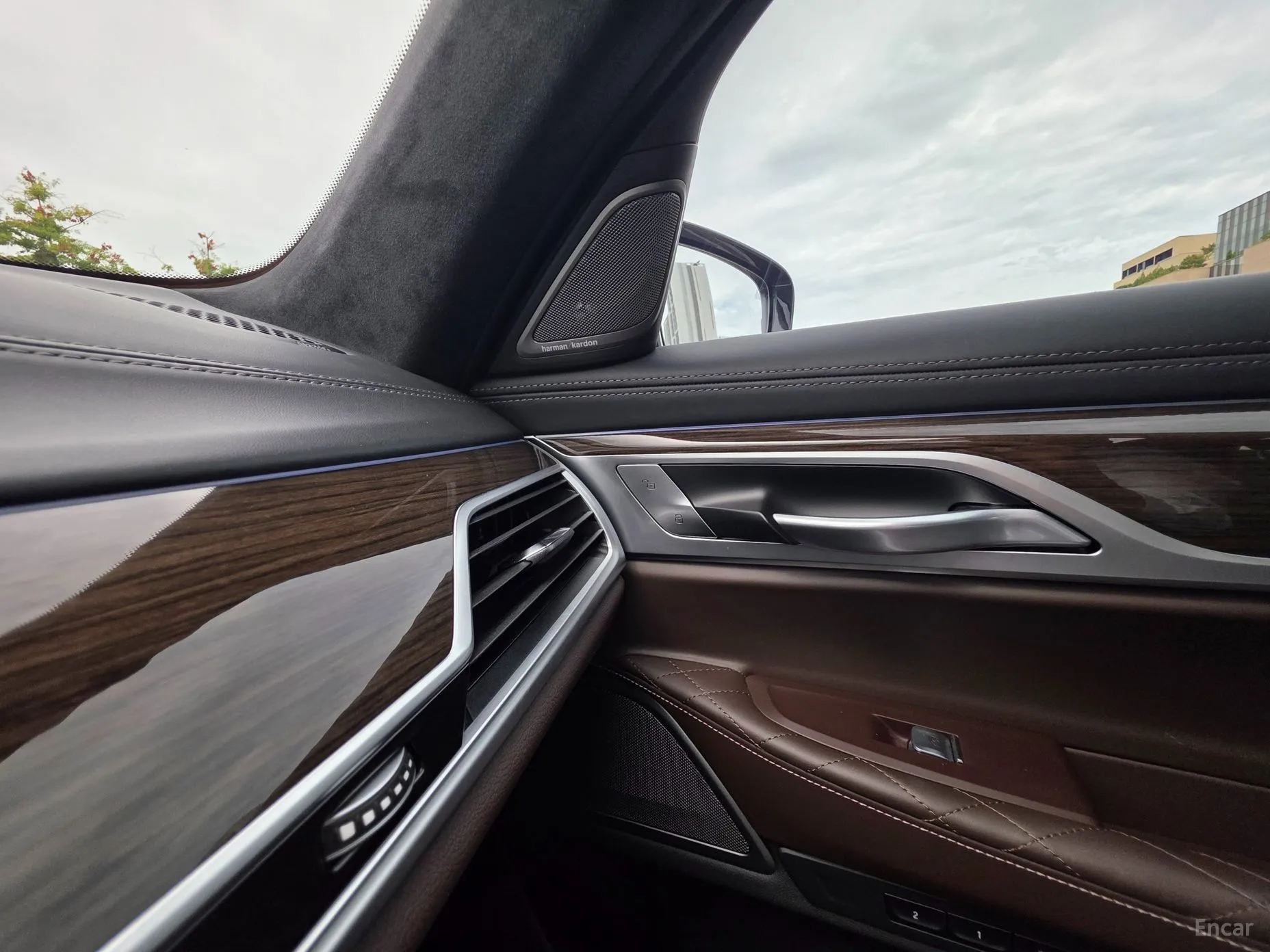 BMW 7 Series (G11) превью 15