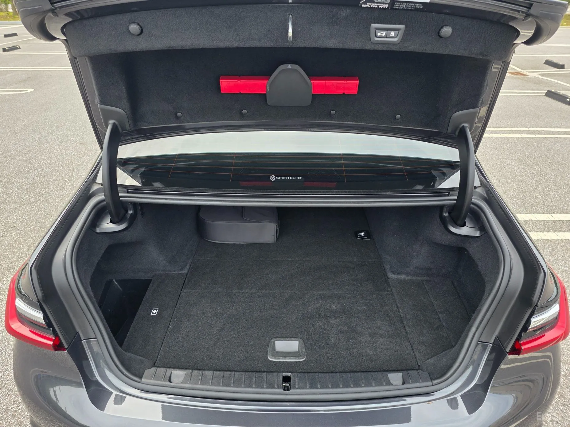 BMW 7 Series (G11) превью 20
