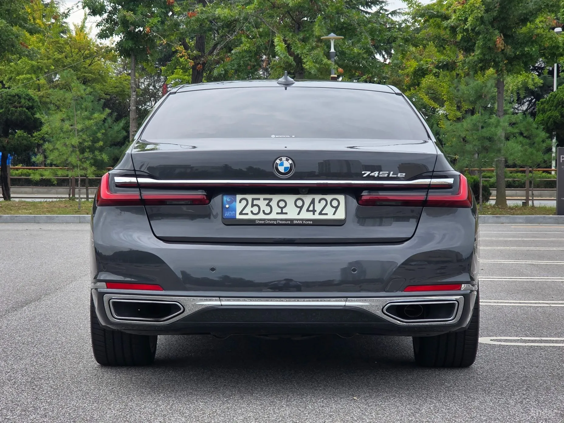 BMW 7 Series (G11) превью 4
