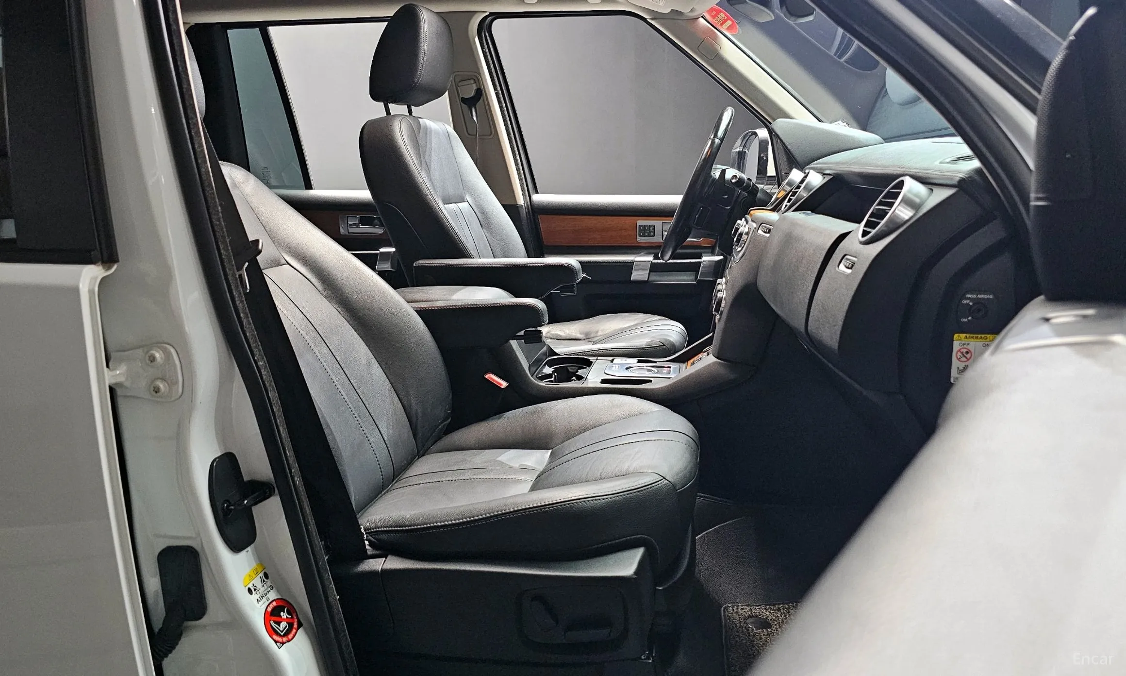 Land Rover Discovery 4 превью 10