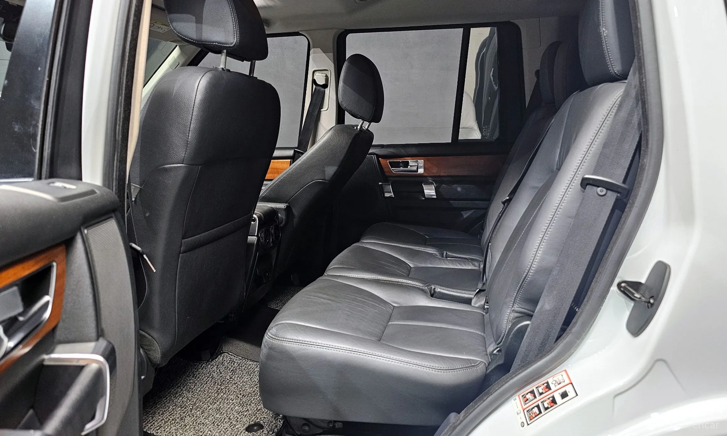 Land Rover Discovery 4 превью 12