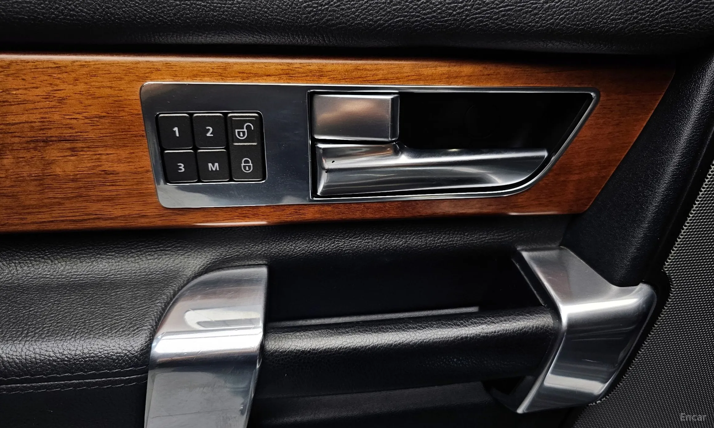 Land Rover Discovery 4 превью 17