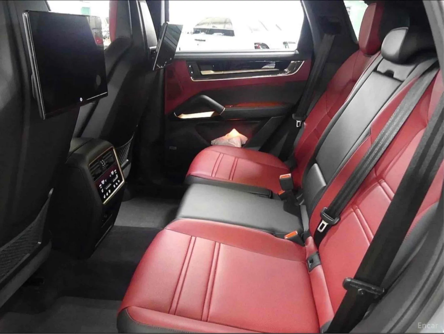 Porsche Cayenne (PO536) превью 16
