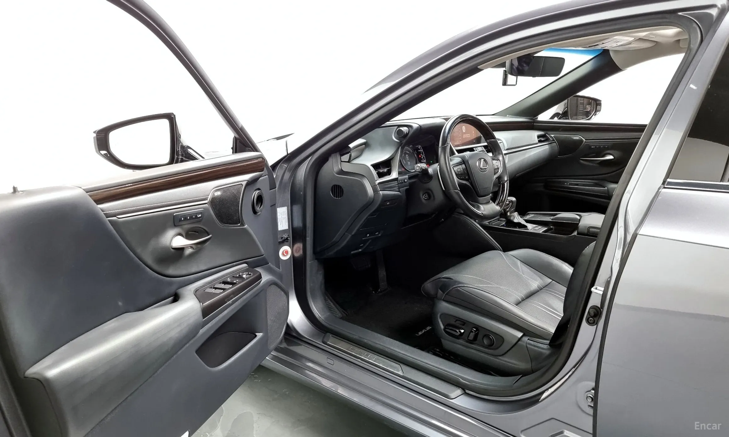 Lexus ES300h 7th Generation превью 10