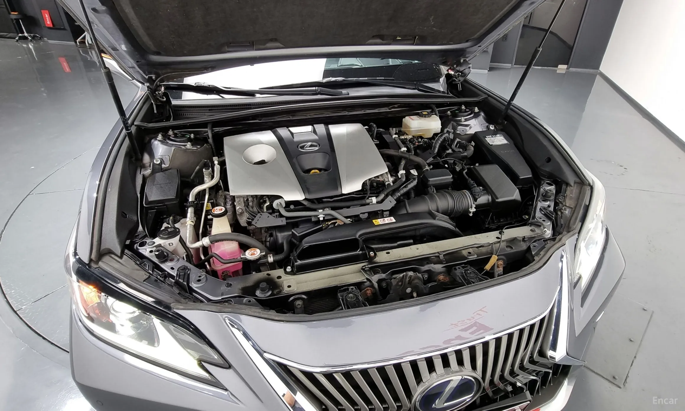 Lexus ES300h 7th Generation превью 6