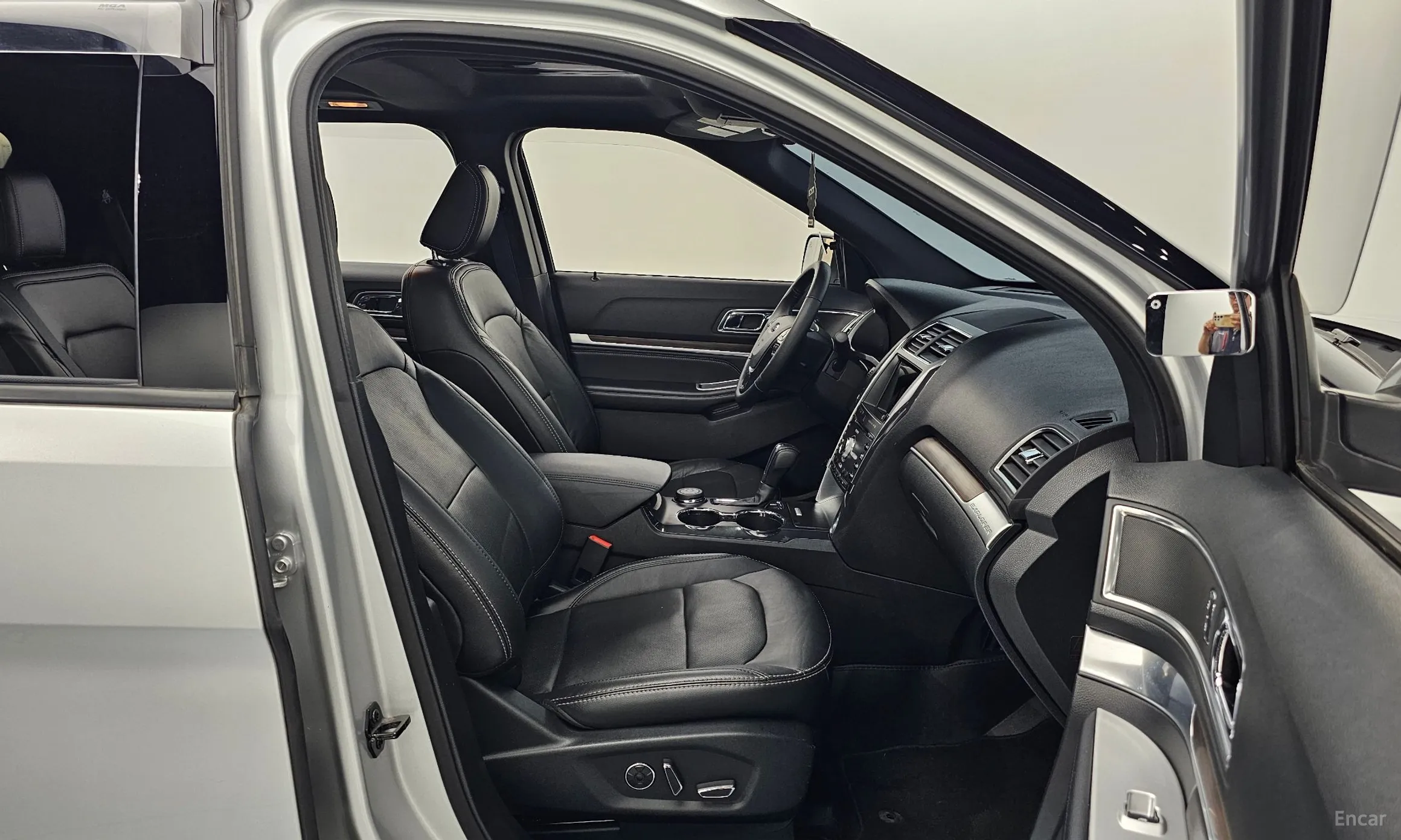 Ford Explorer превью 10