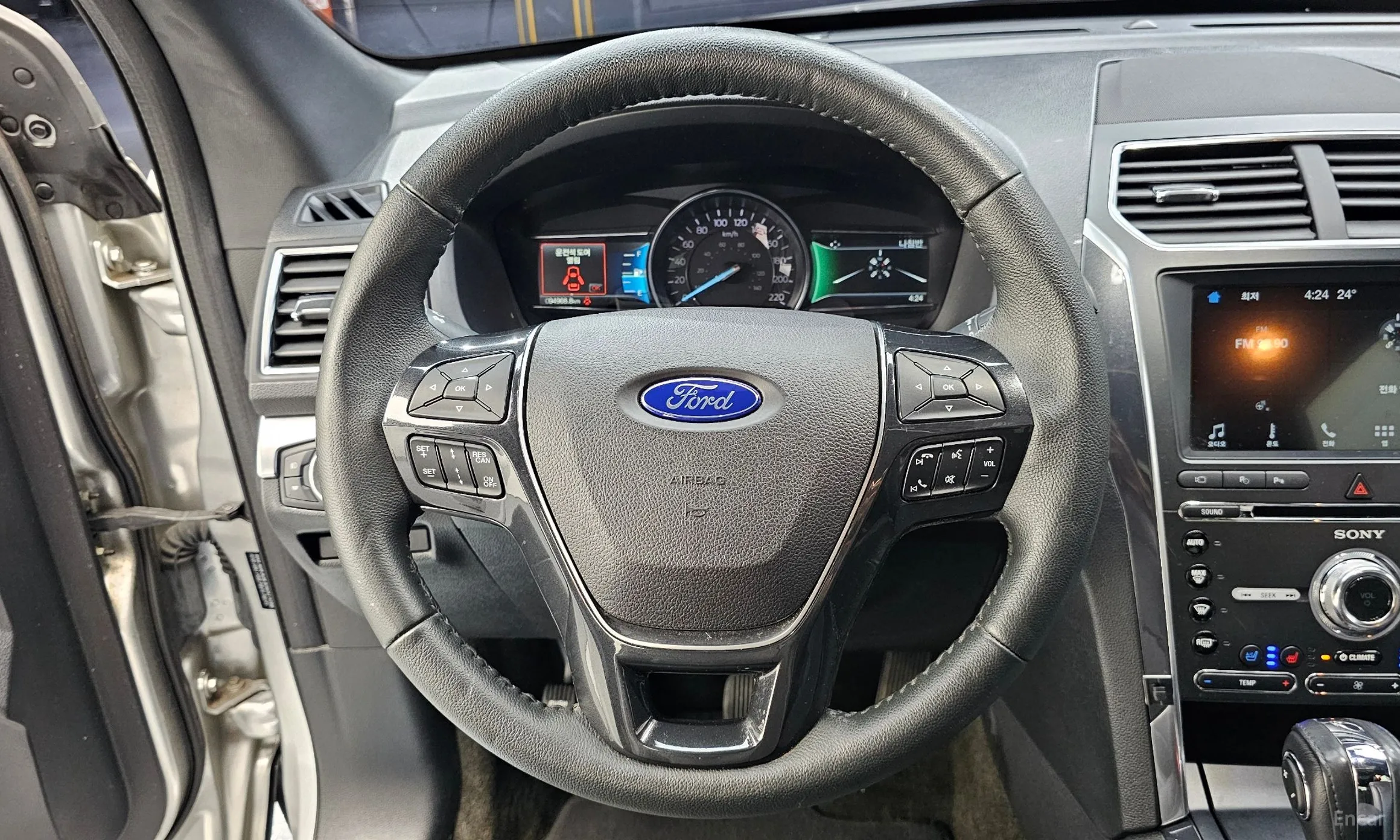 Ford Explorer превью 13