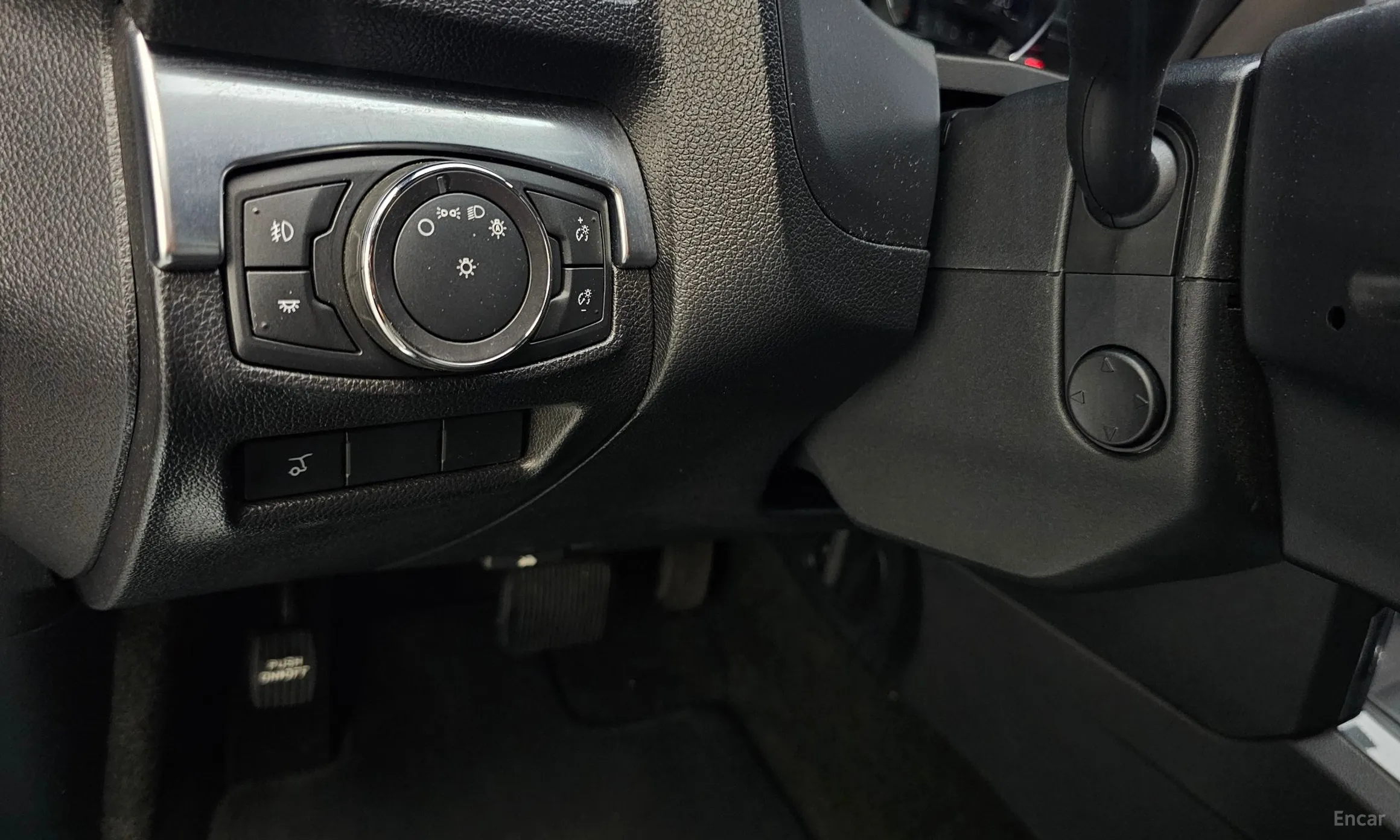 Ford Explorer превью 16