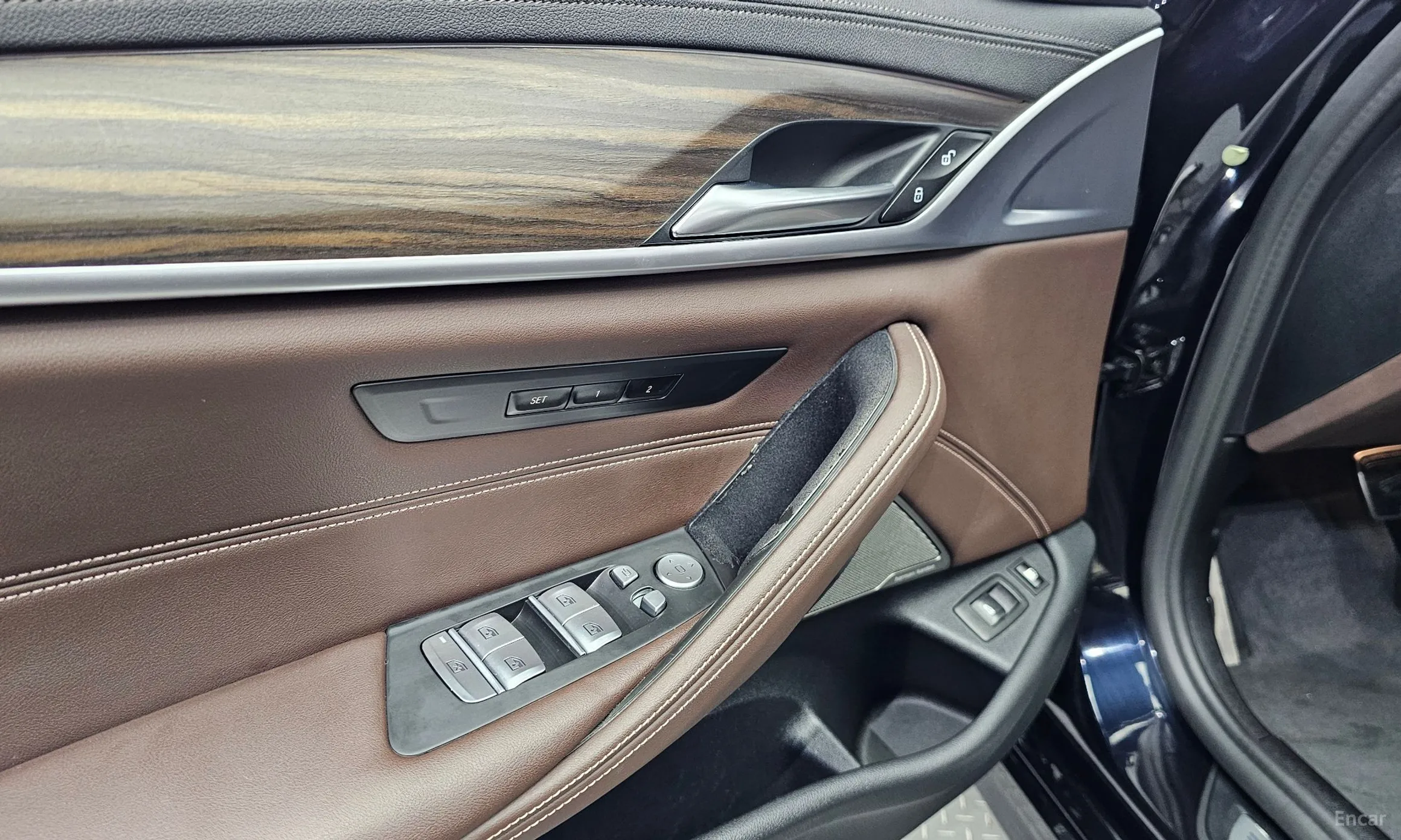BMW 5 Series (G30) превью 13