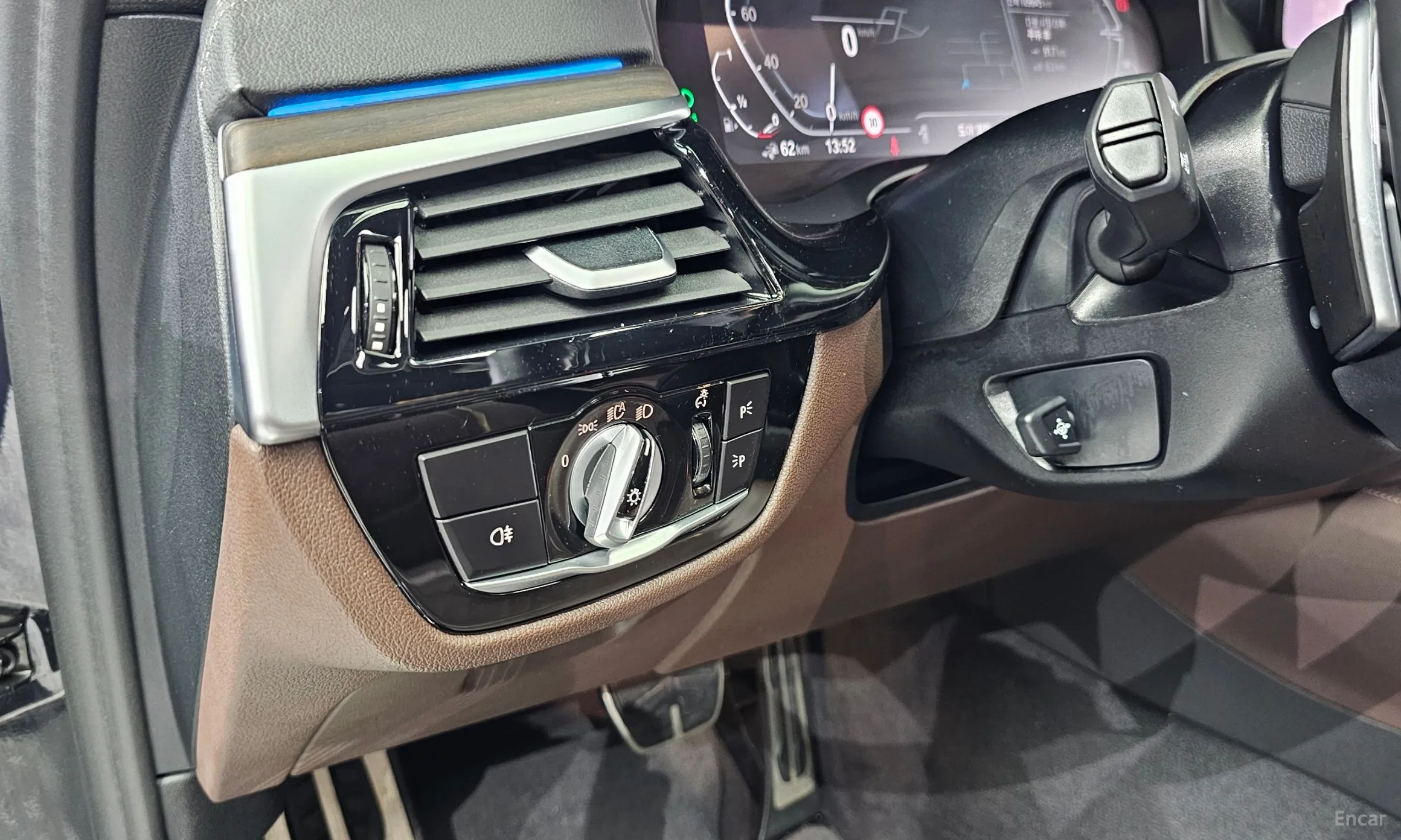 BMW 5 Series (G30) превью 14