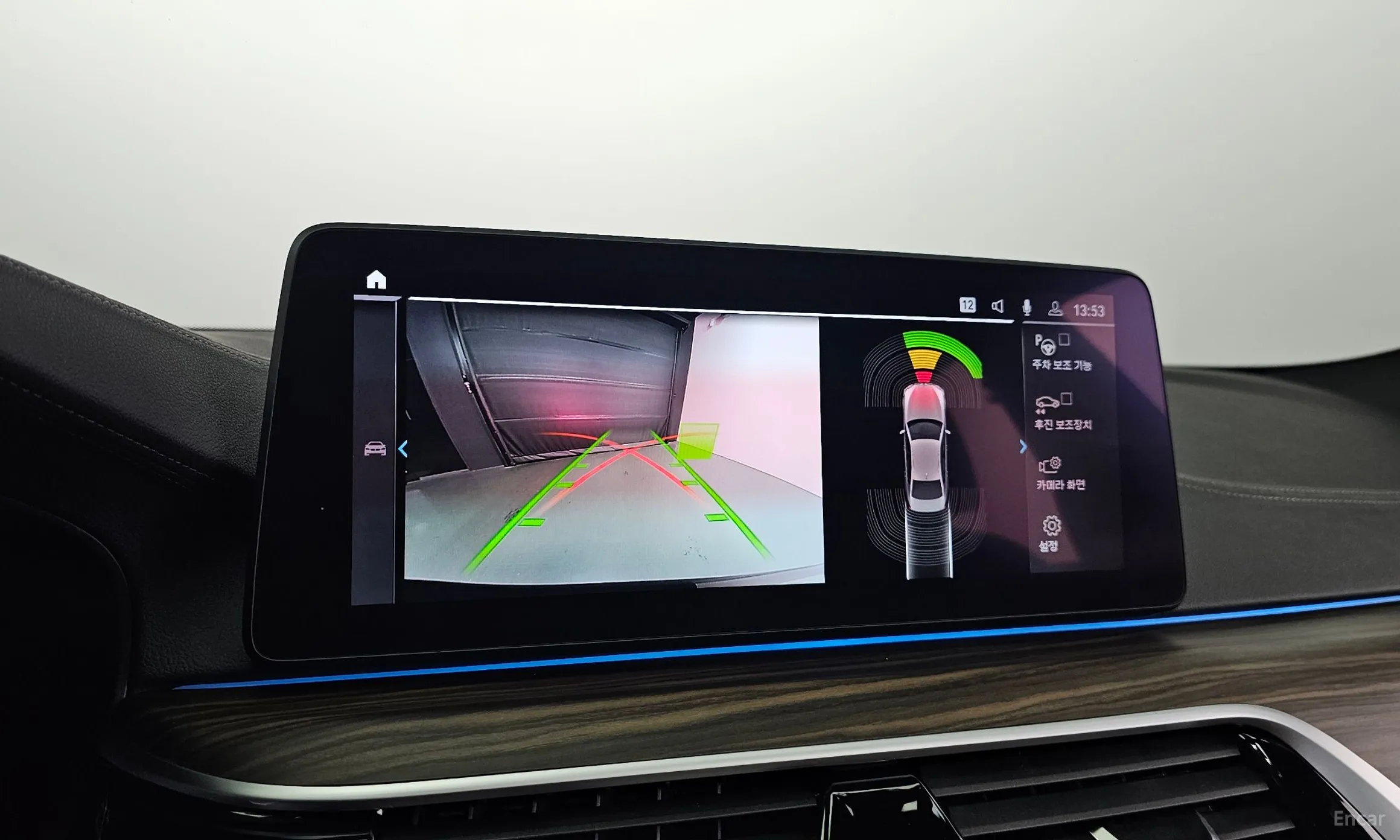 BMW 5 Series (G30) превью 17