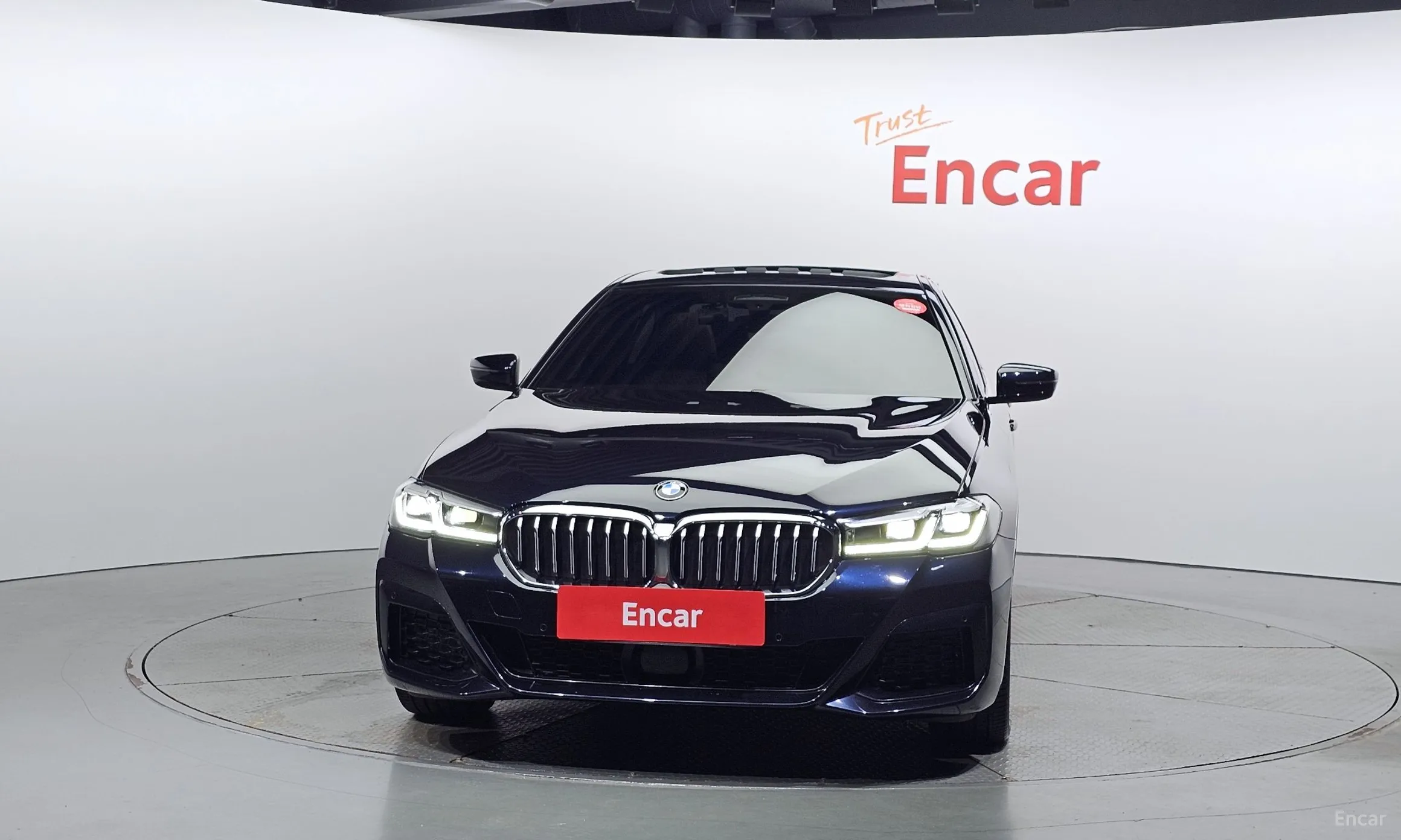 BMW 5 Series (G30) превью 3