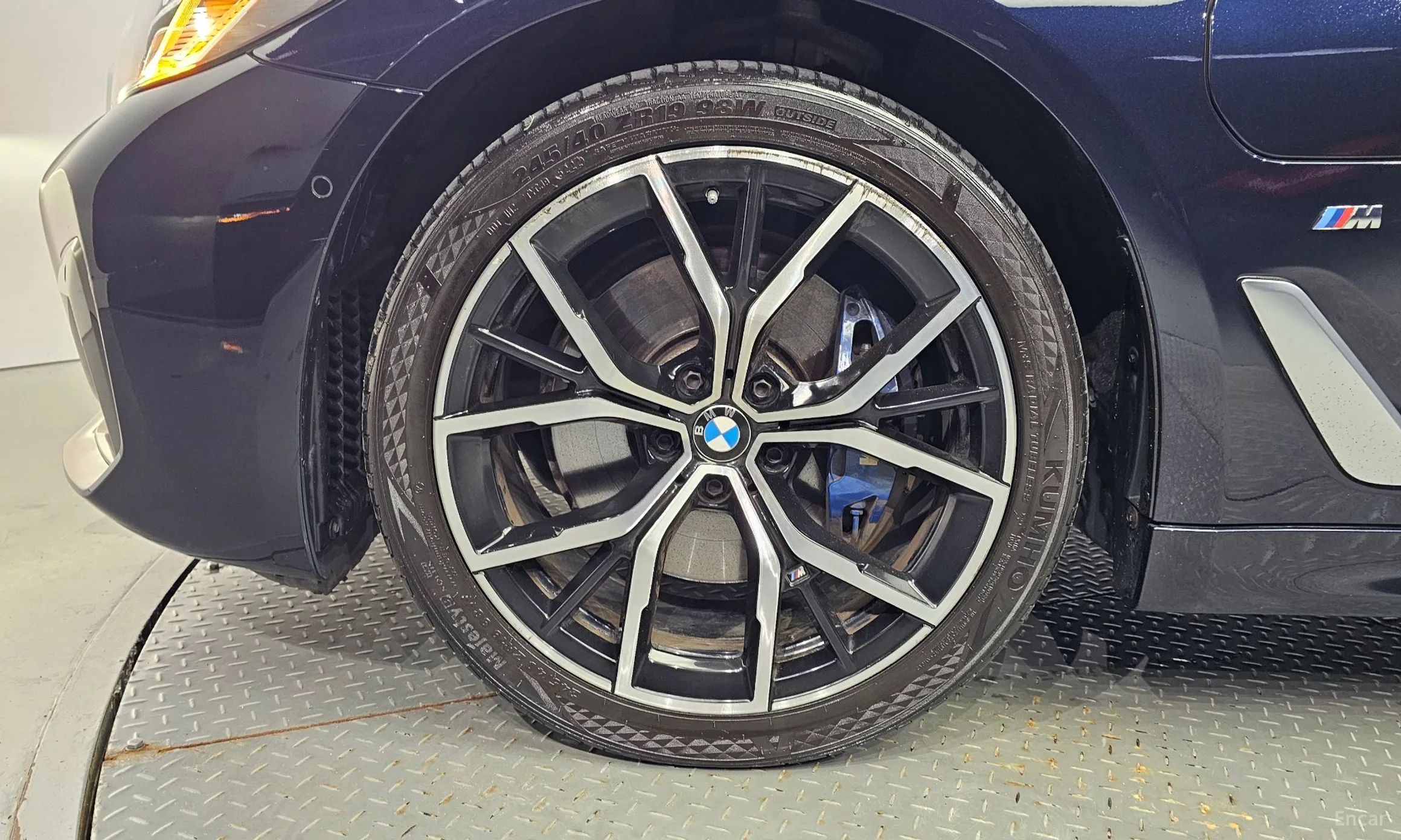 BMW 5 Series (G30) превью 5